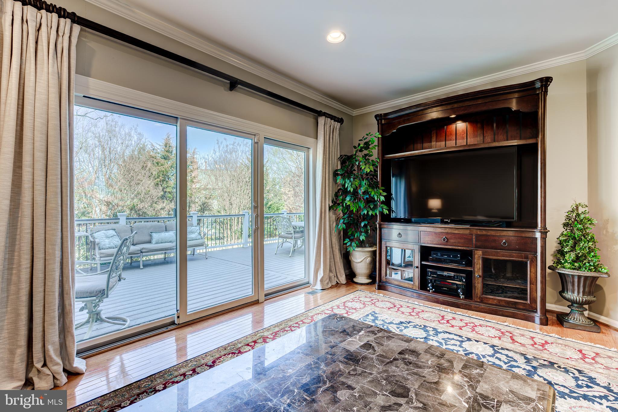 ASHBURN FARM - Residential