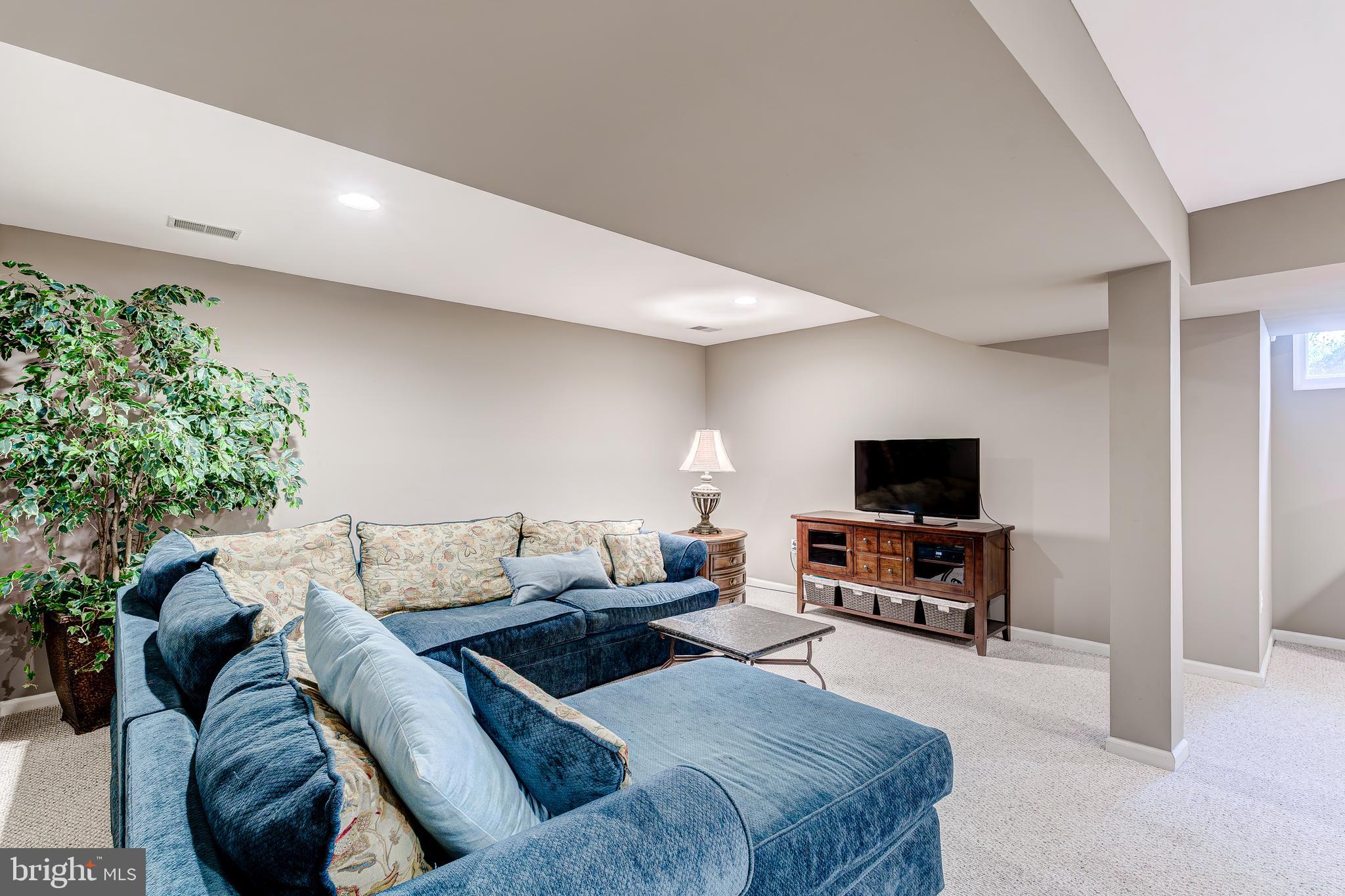 ASHBURN FARM - Residential