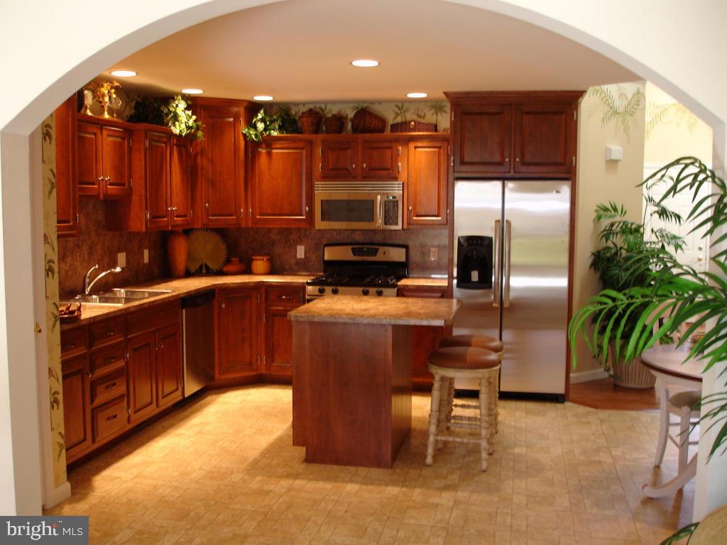 SUMMIT POINTE - Residential