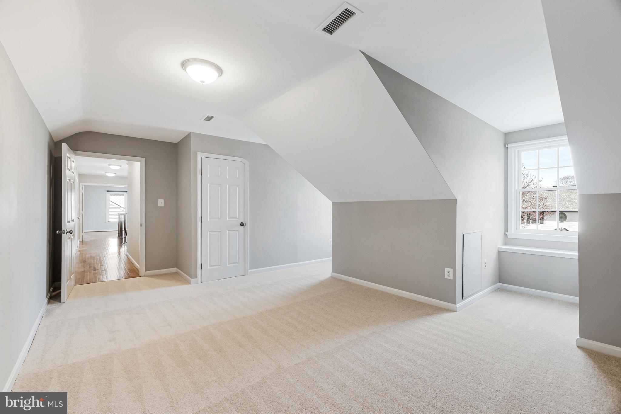WELLINGTON/CLOVERHILL - Residential