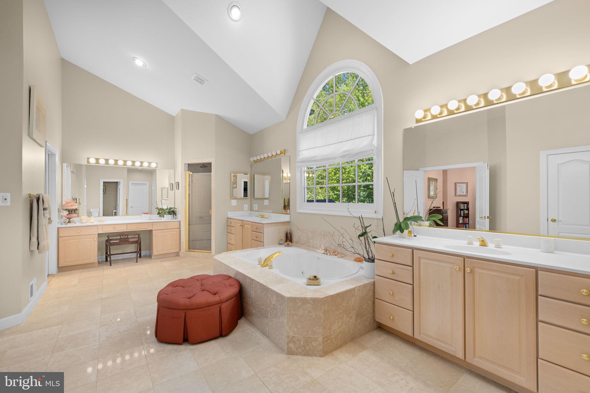 MCLEAN FALLS AT CHINQUAP - Residential