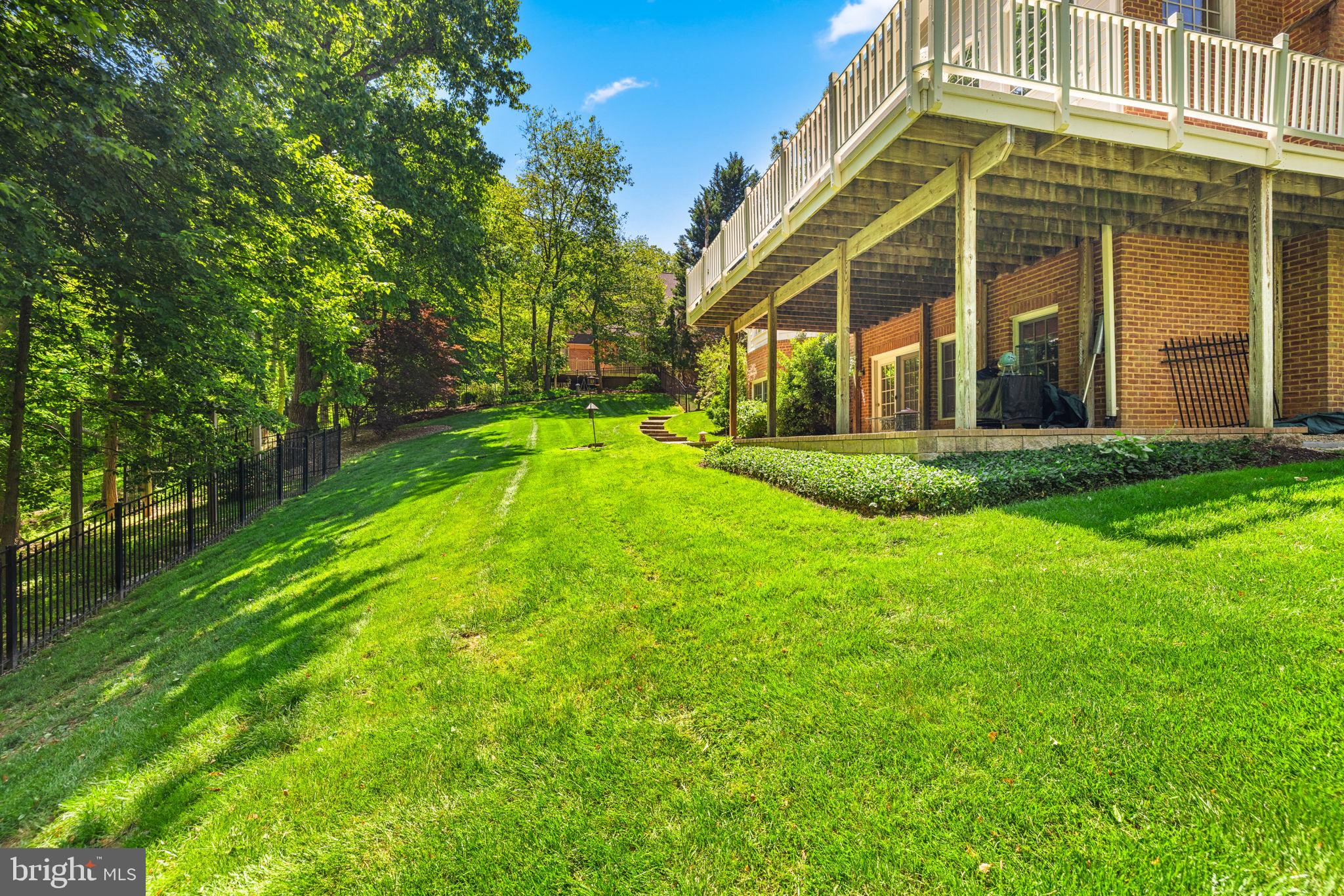 MCLEAN FALLS AT CHINQUAP - Residential