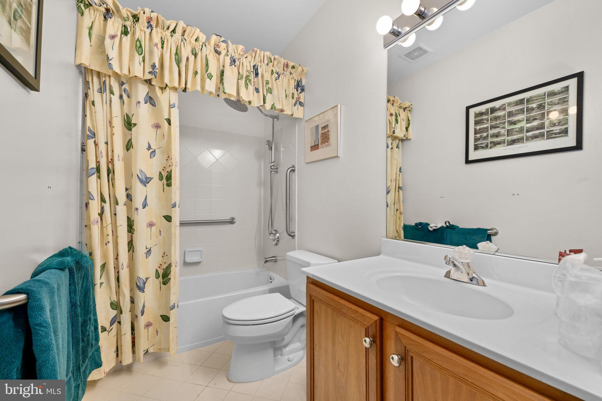 MCLEAN FALLS AT CHINQUAP - Residential