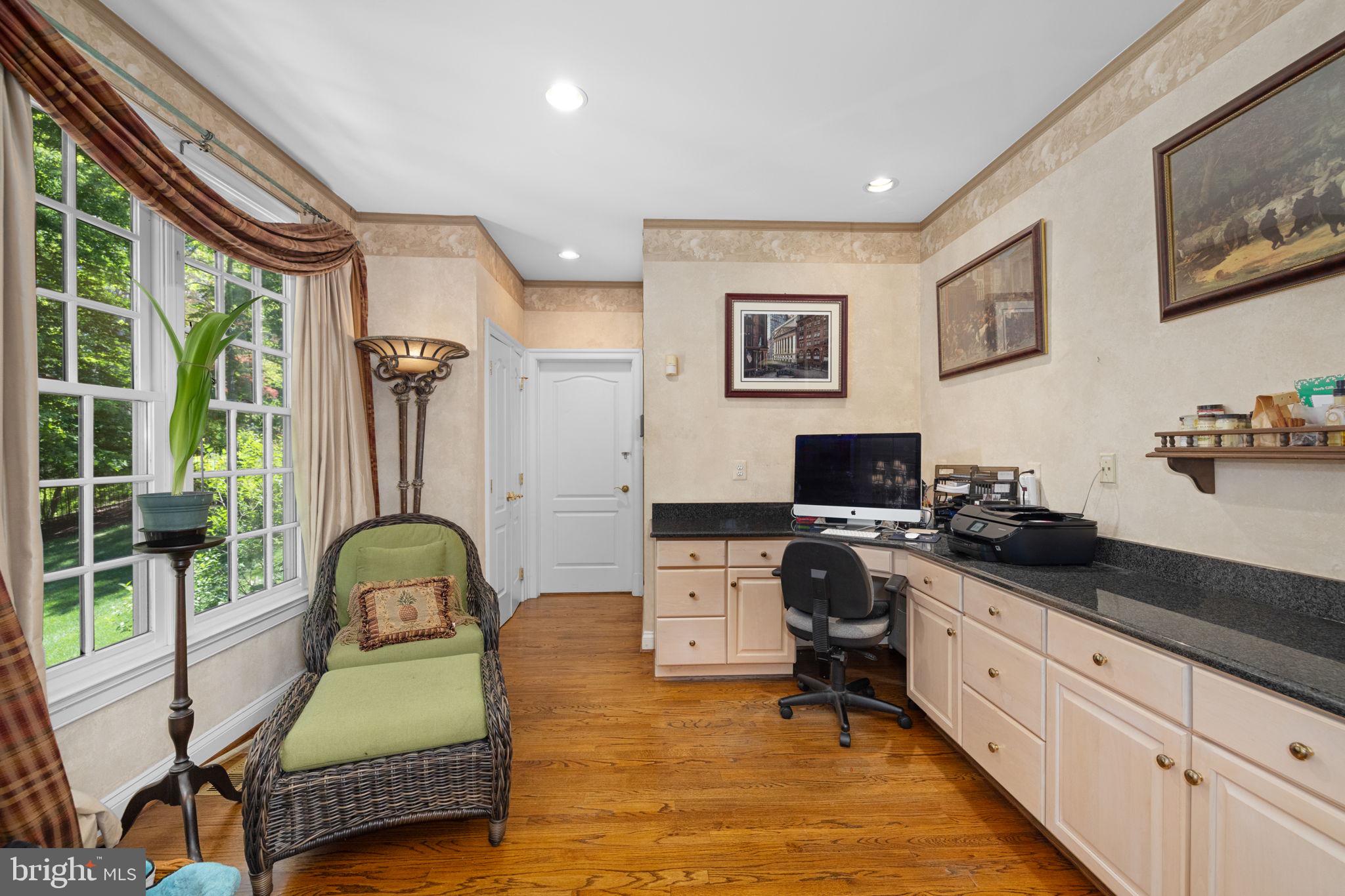MCLEAN FALLS AT CHINQUAP - Residential