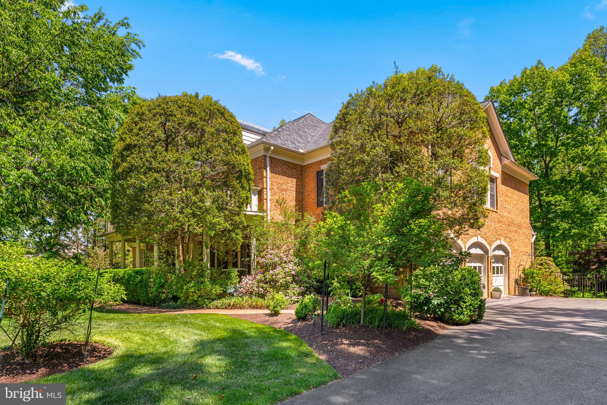 MCLEAN FALLS AT CHINQUAP - Residential