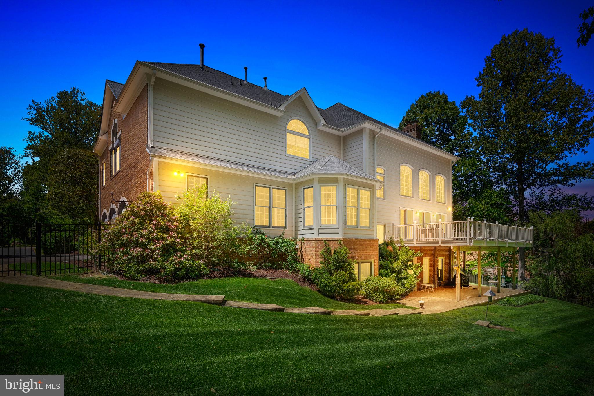 MCLEAN FALLS AT CHINQUAP - Residential