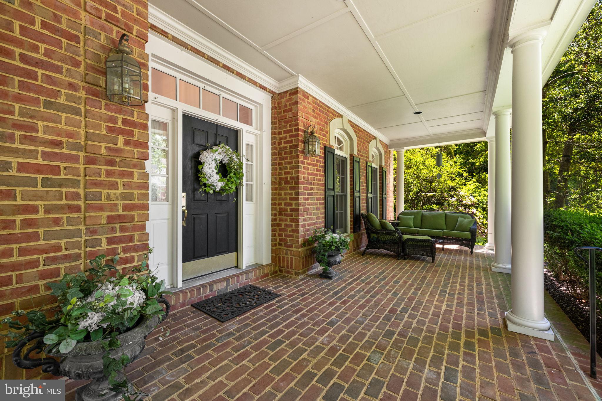 MCLEAN FALLS AT CHINQUAP - Residential
