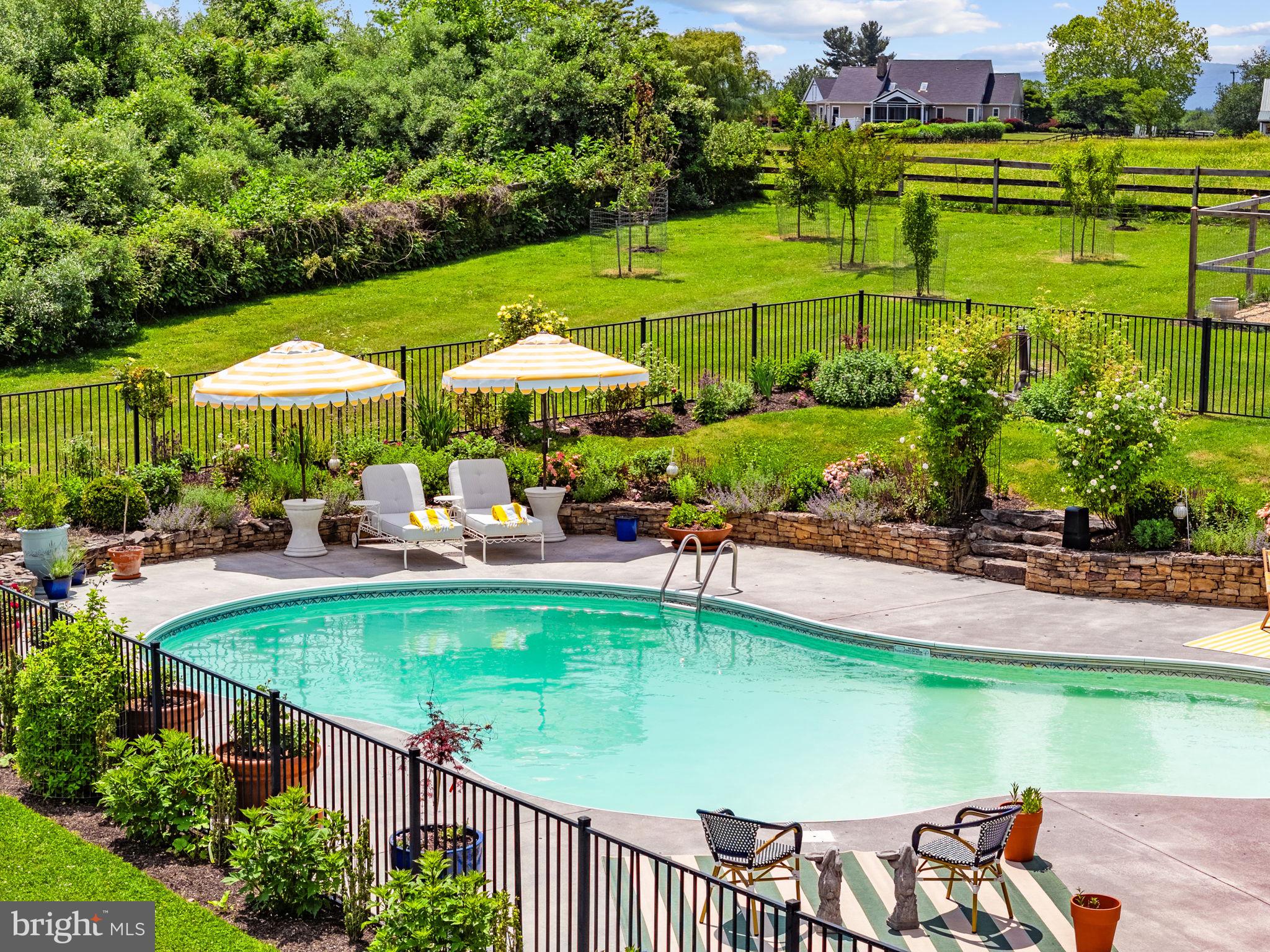 MOSBYS CROSSING - Residential