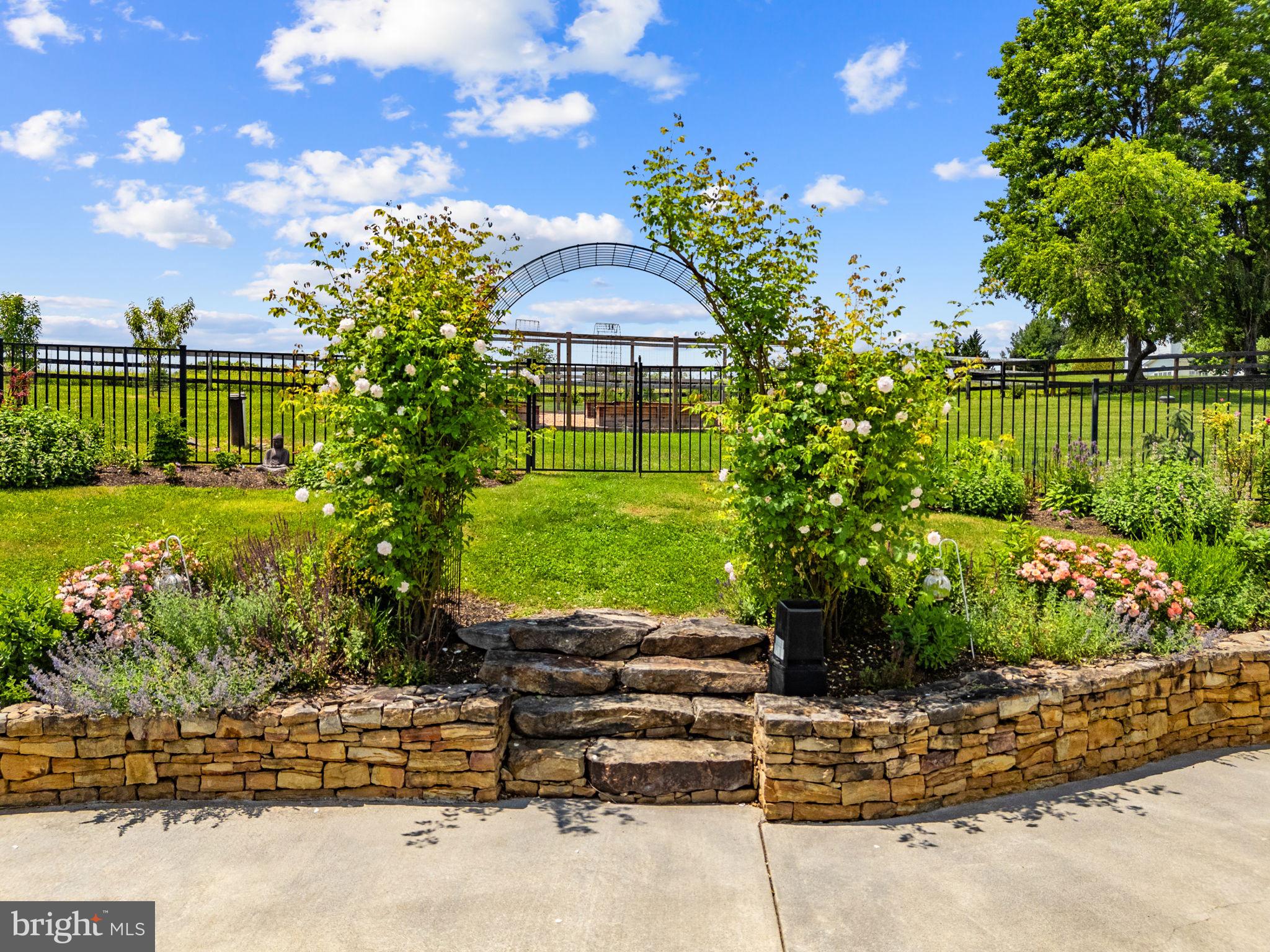 MOSBYS CROSSING - Residential