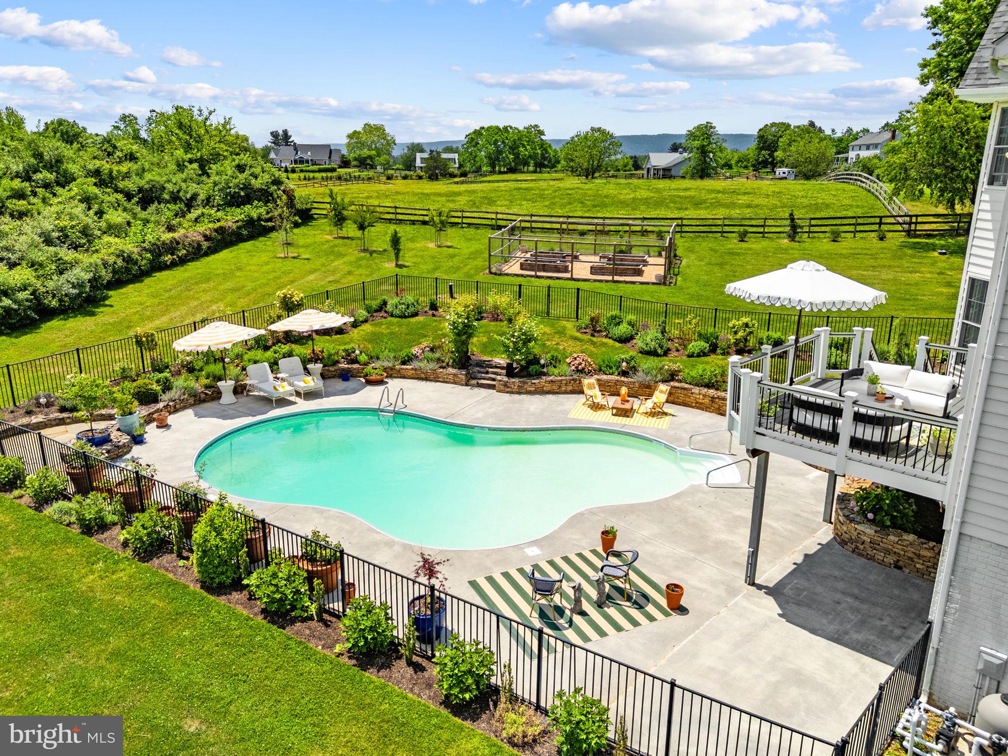 MOSBYS CROSSING - Residential