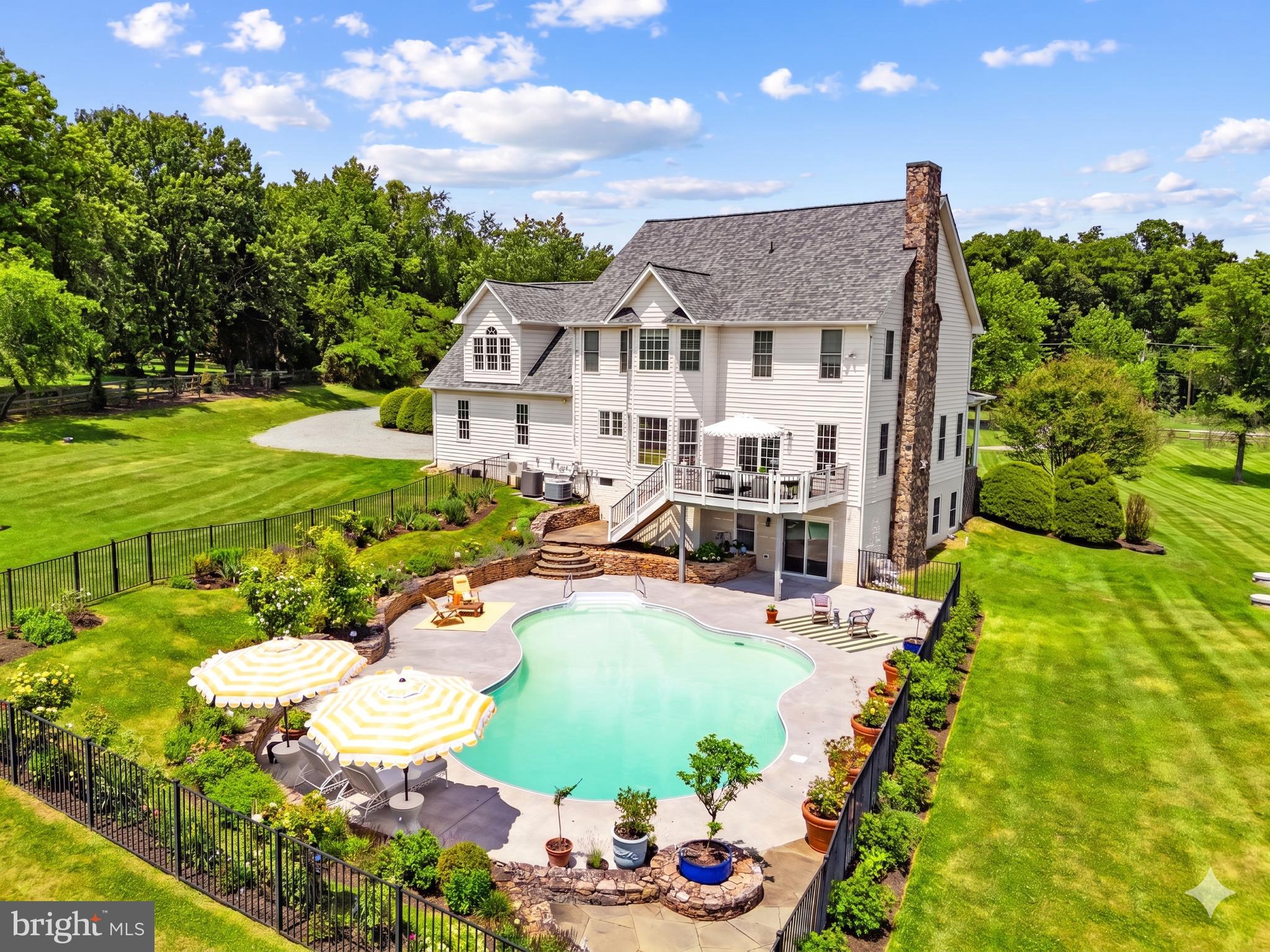 MOSBYS CROSSING - Residential