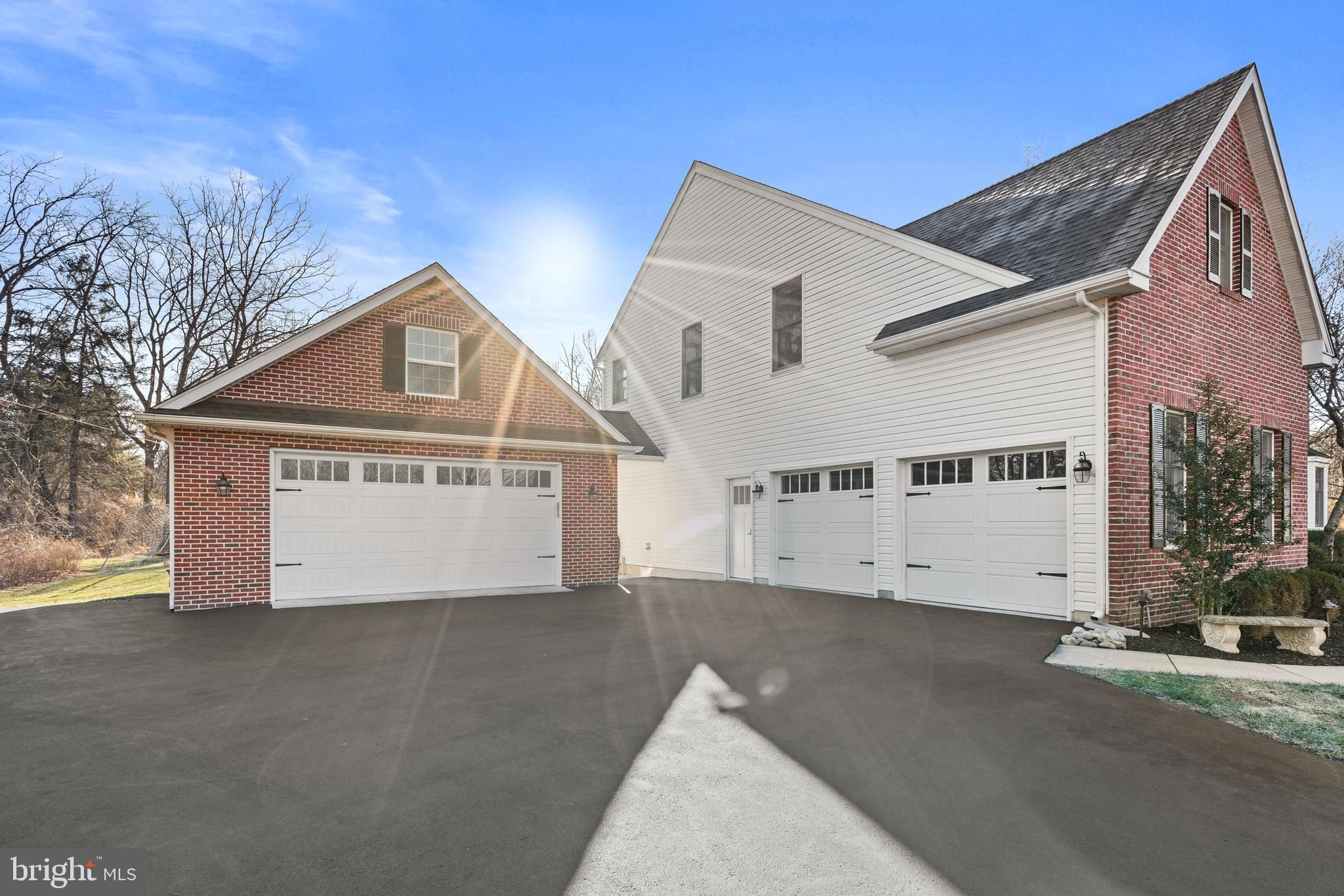 BROOKSIDE MANOR ES - Residential