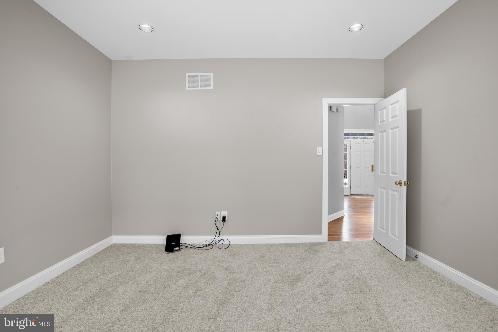 BROOKSIDE MANOR ES - Residential