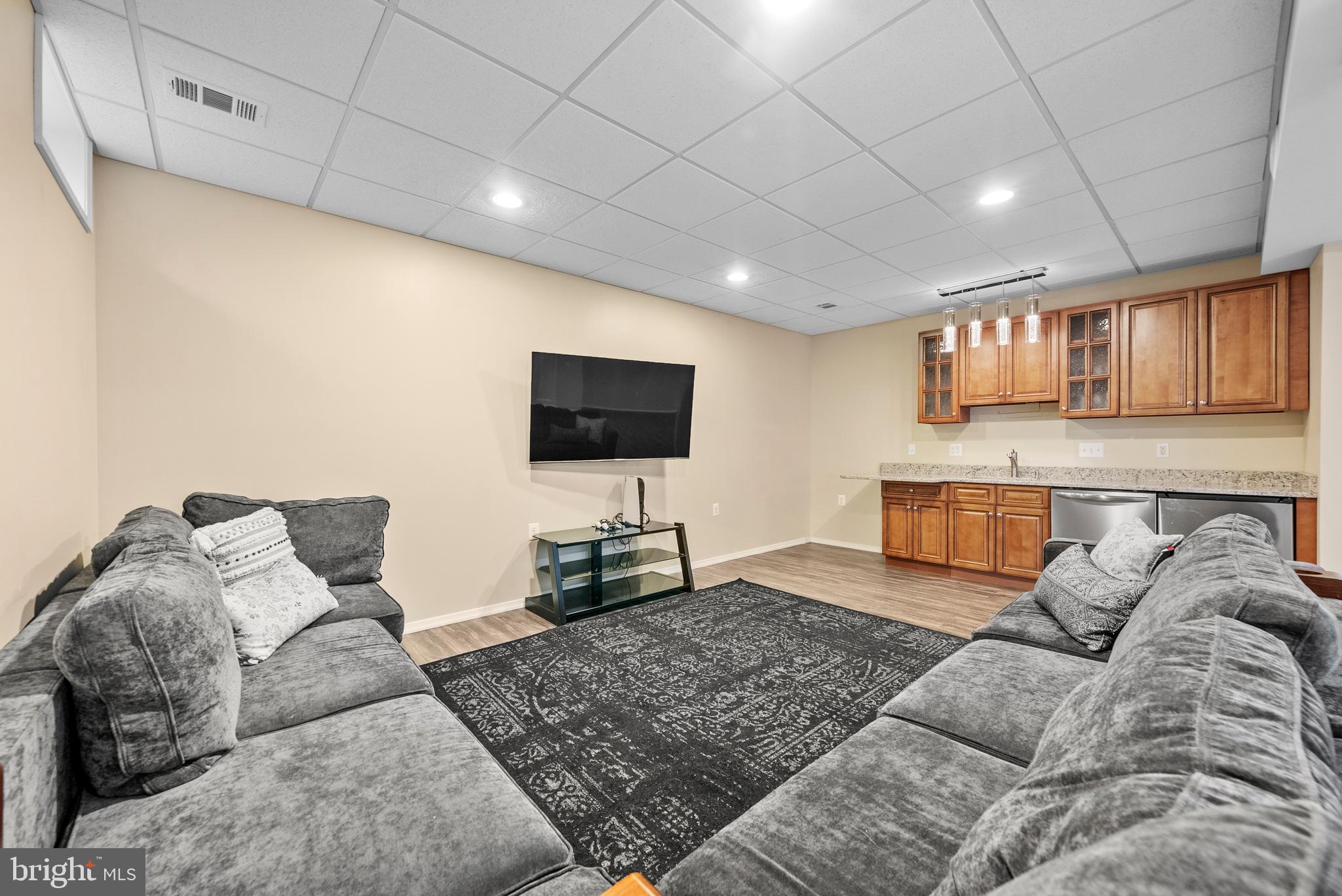 LENAH RUN HAMLET - Residential Lease