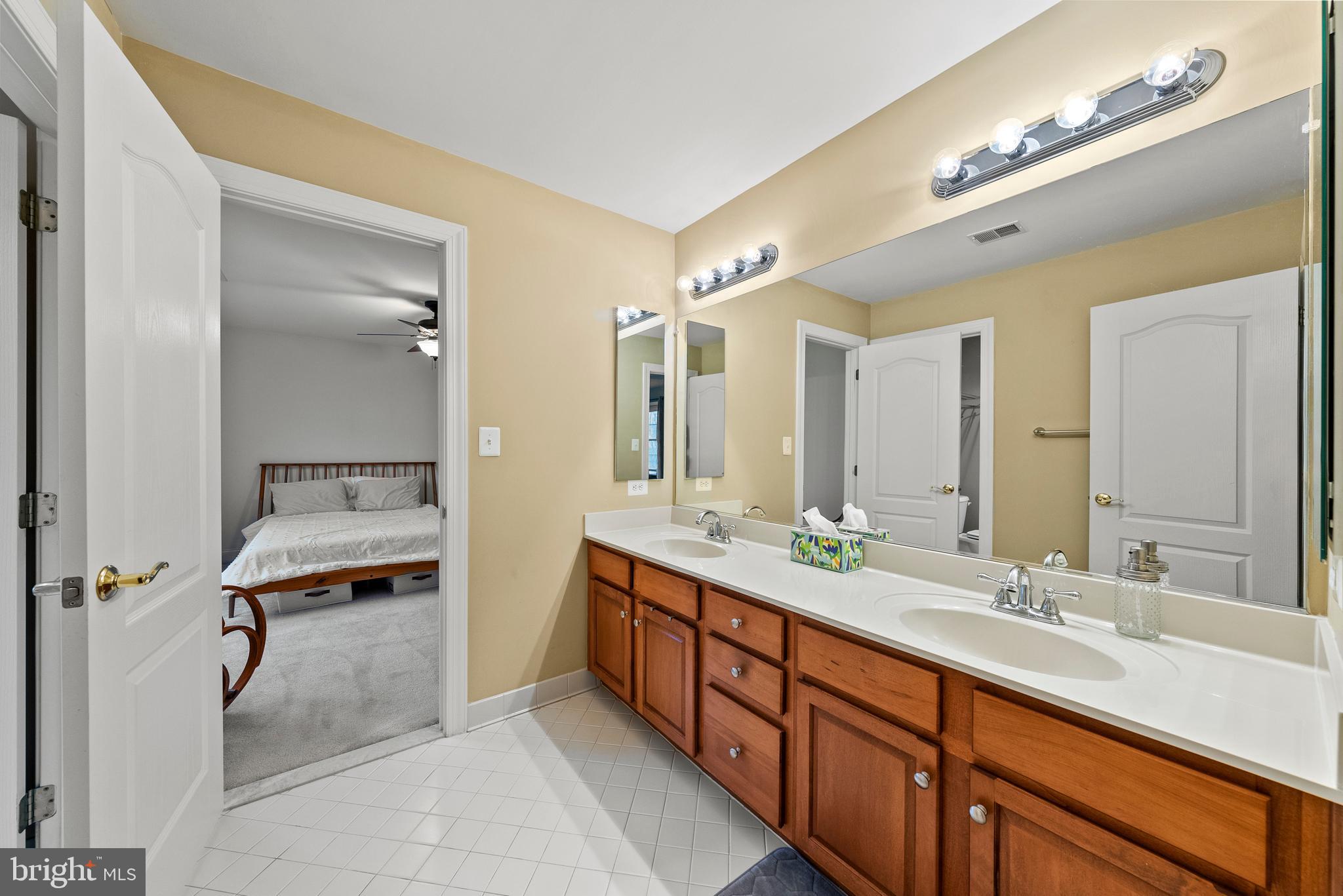 LENAH RUN HAMLET - Residential Lease