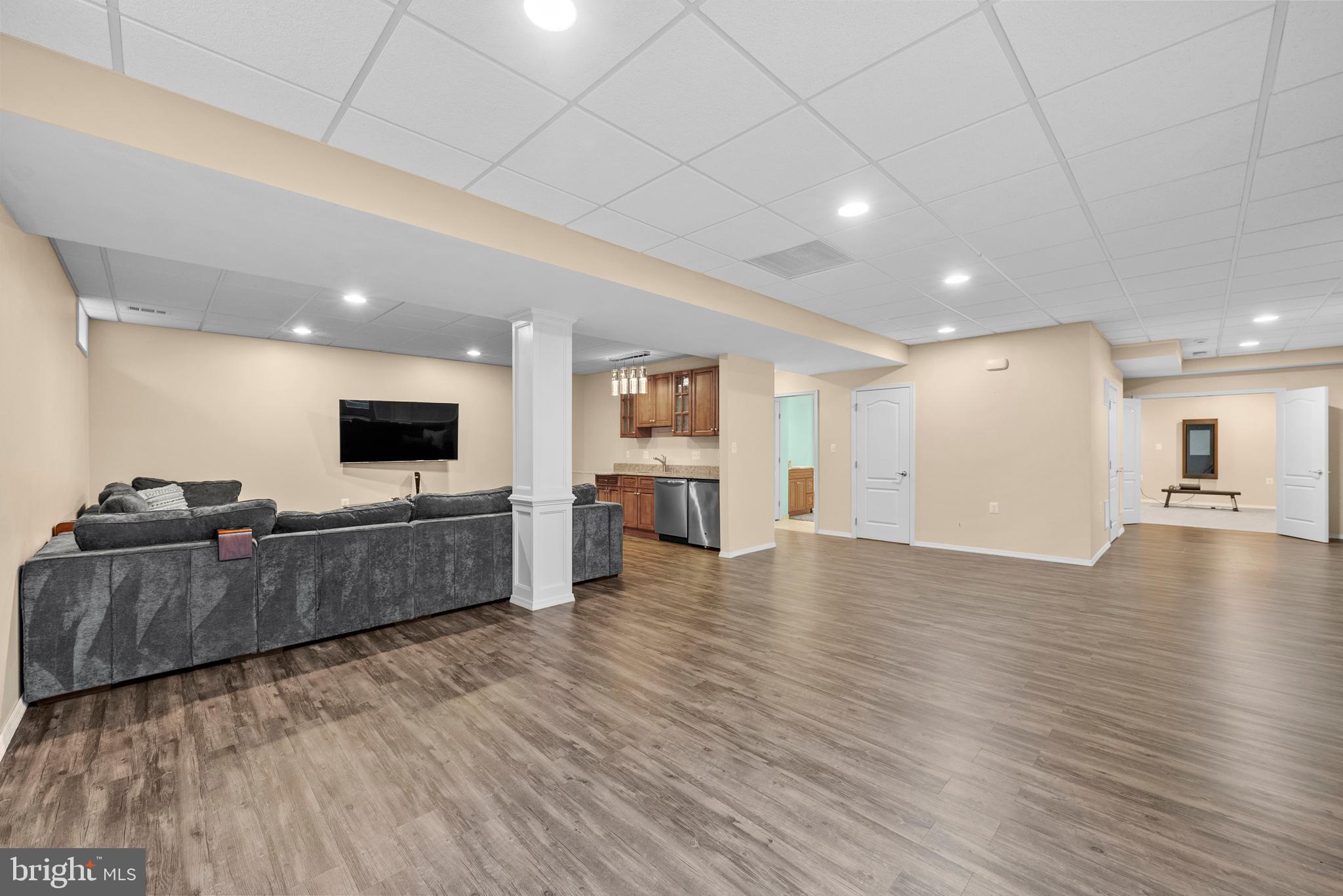 LENAH RUN HAMLET - Residential Lease