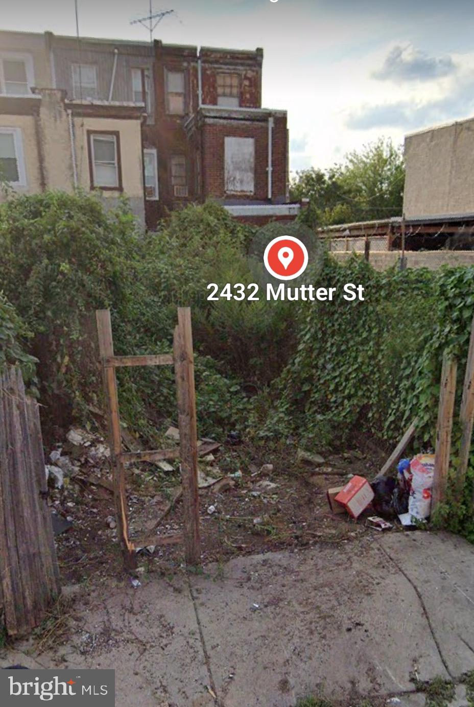 RSA5 zoned building lot in rapidly developing West Kensington for sale cash as is. 10% deposit and proof of funds required. Seller requests buyer use Seller's title company for title insurance and settlement. buyer Responsible for U&O. Drive by to show.
