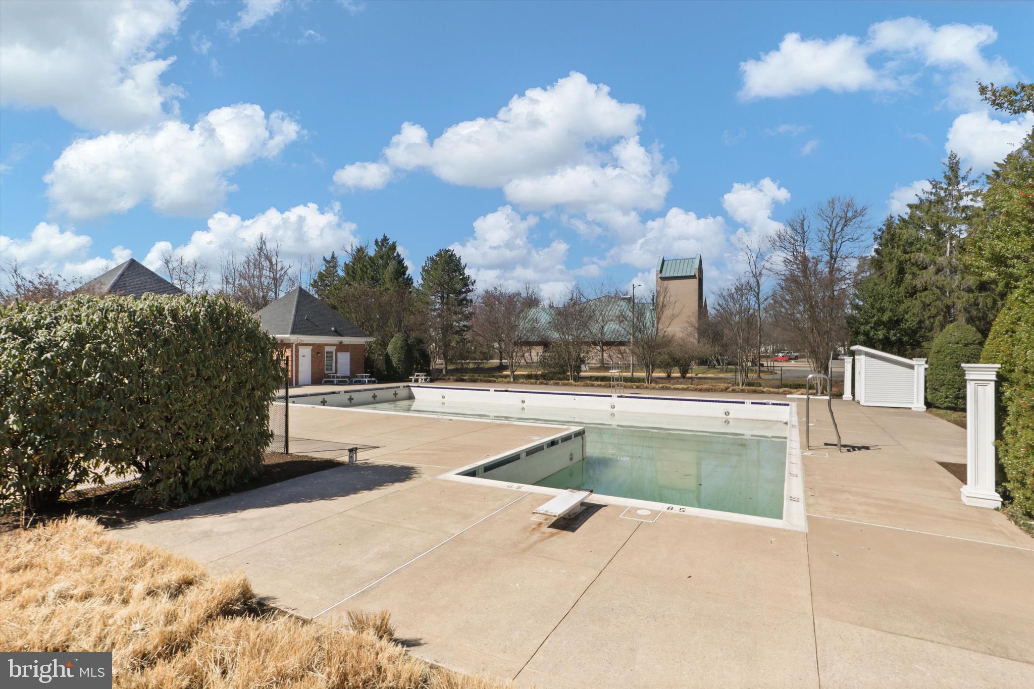 WOODGATE MANOR - Residential