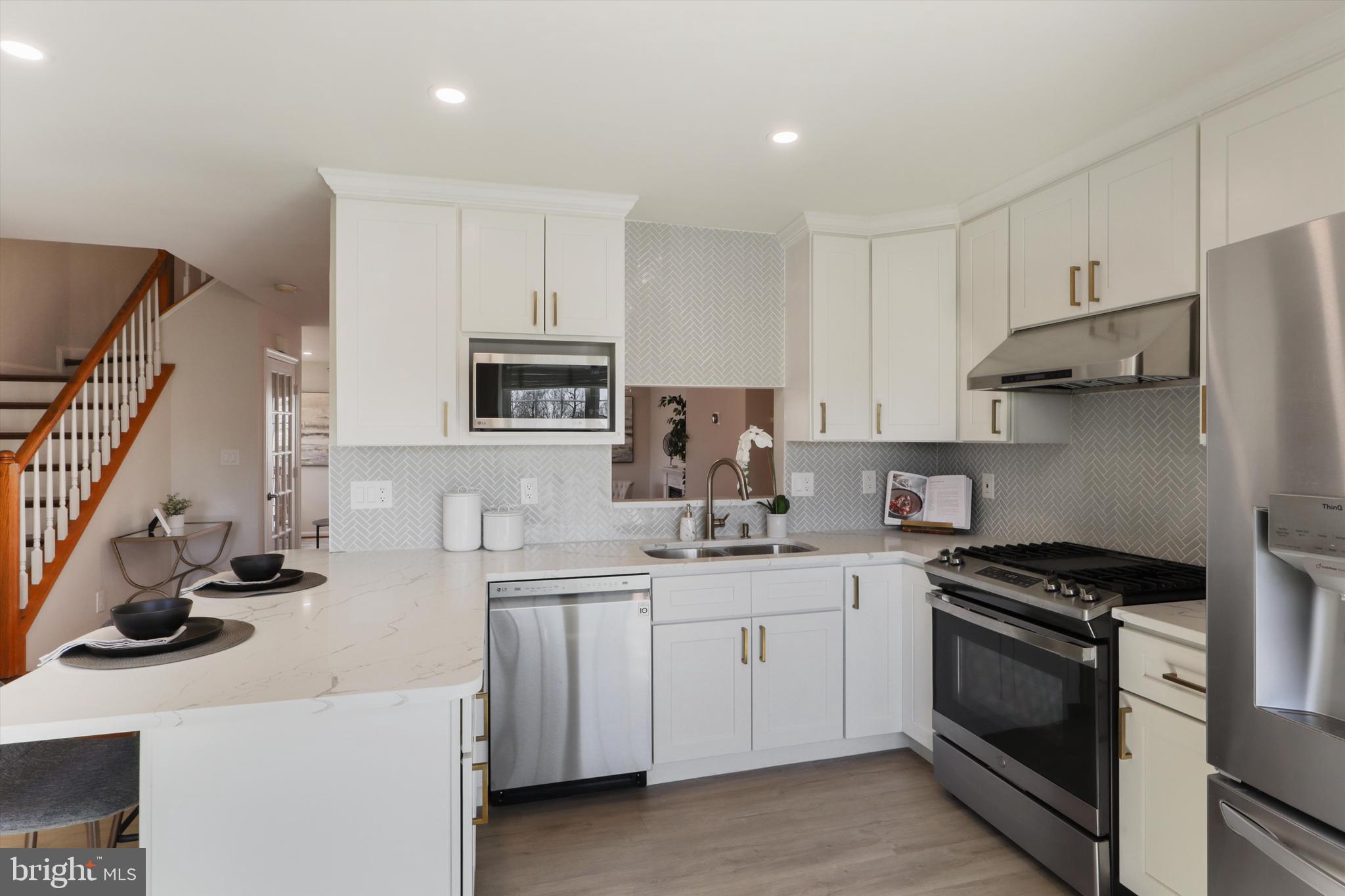 WOODGATE MANOR - Residential