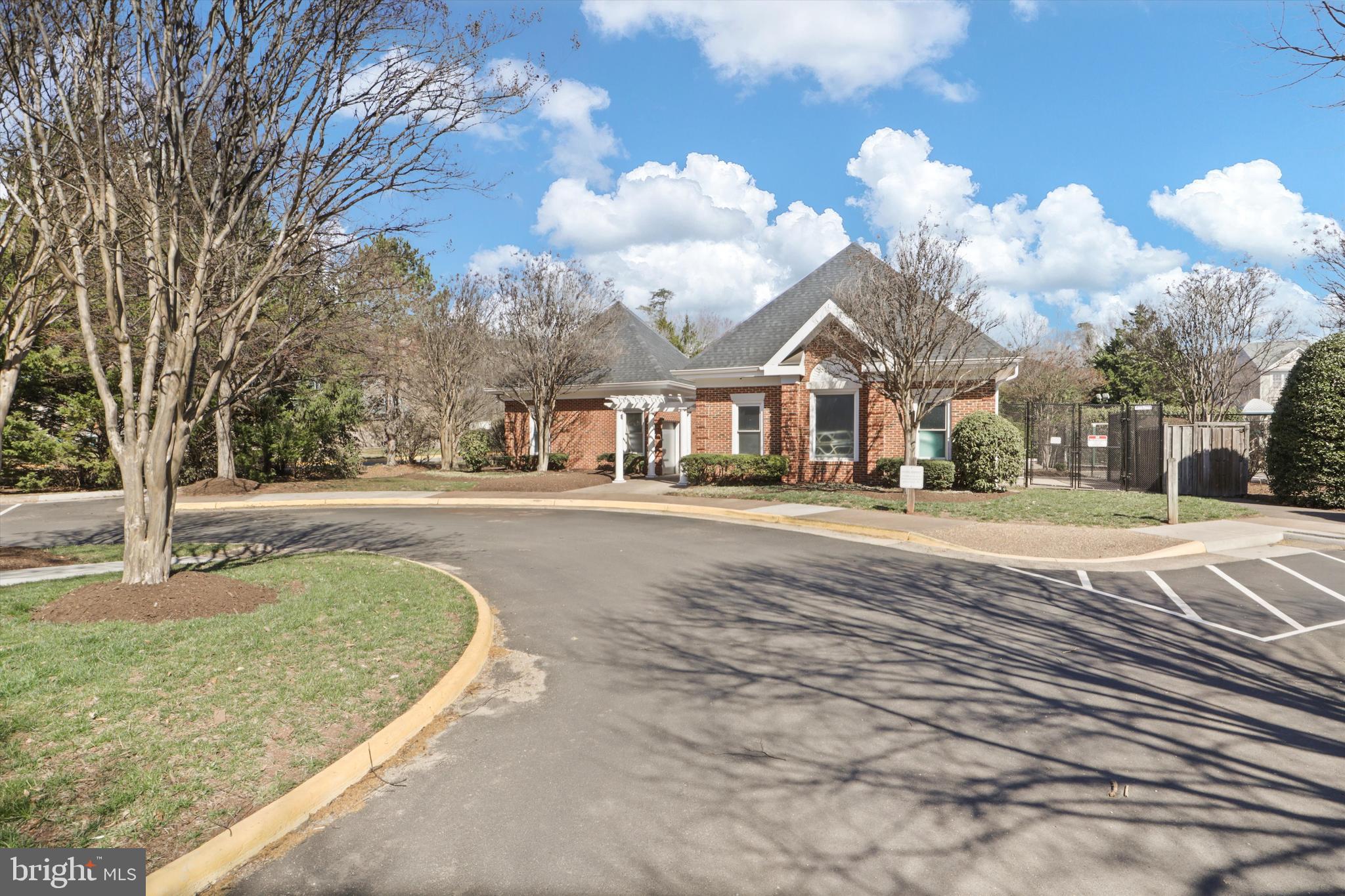 WOODGATE MANOR - Residential