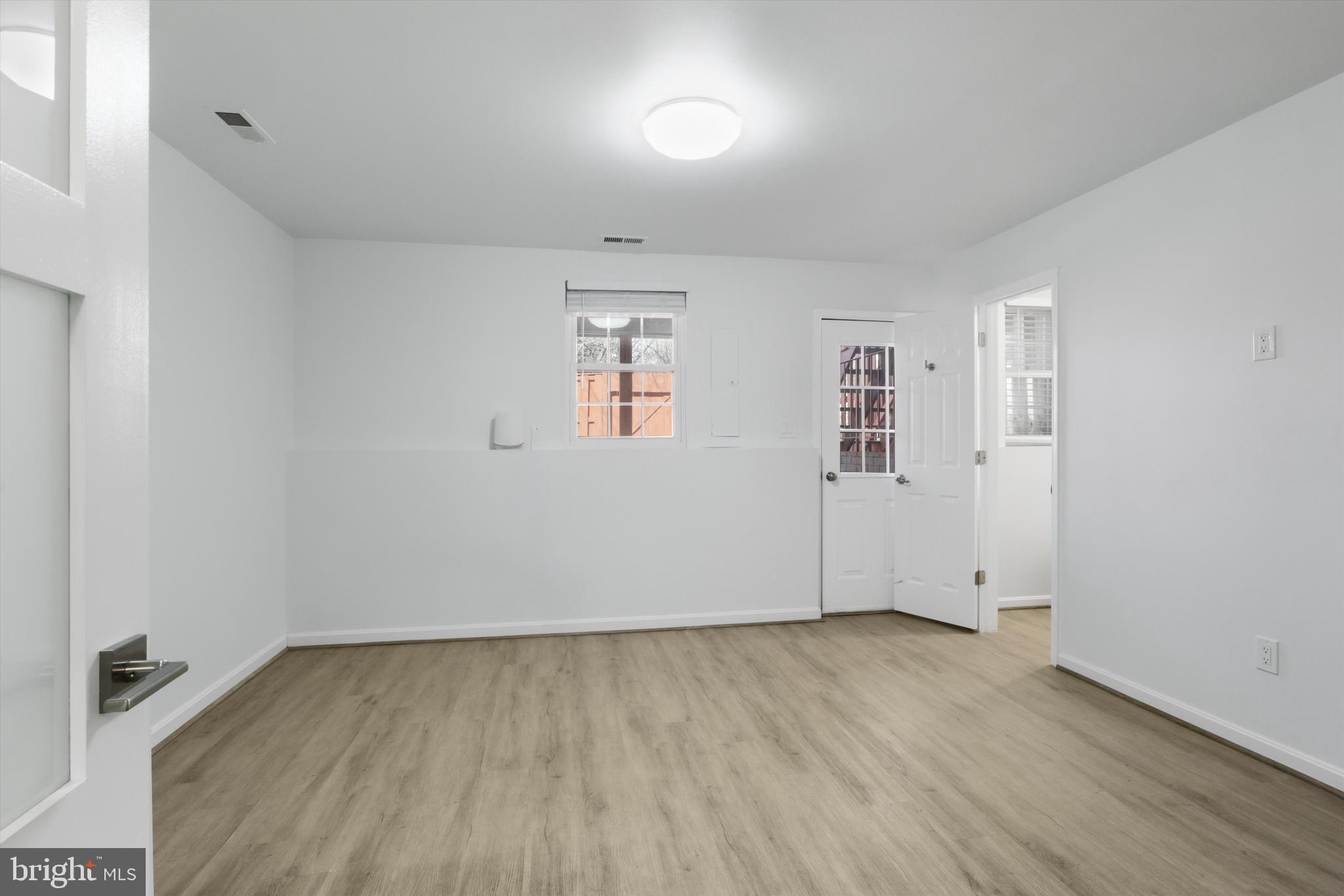 WOODGATE MANOR - Residential
