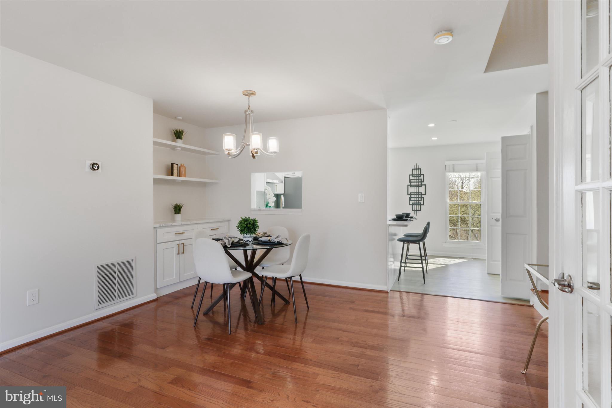 WOODGATE MANOR - Residential