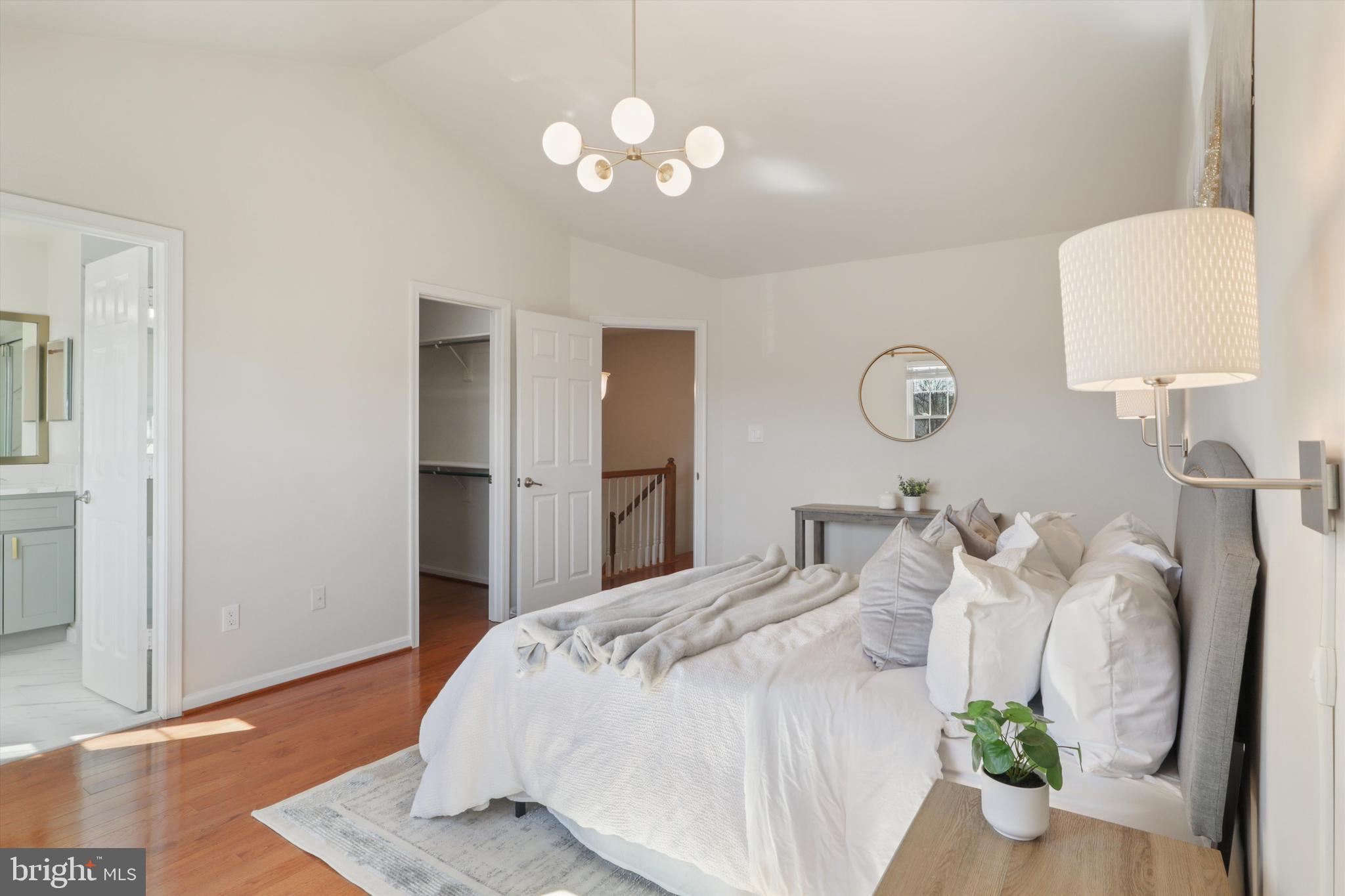 WOODGATE MANOR - Residential