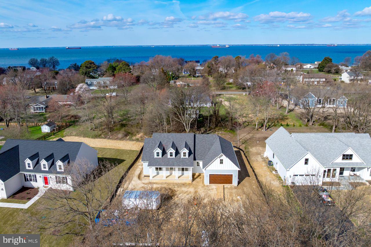QUEEN ANNE COLONY - Residential