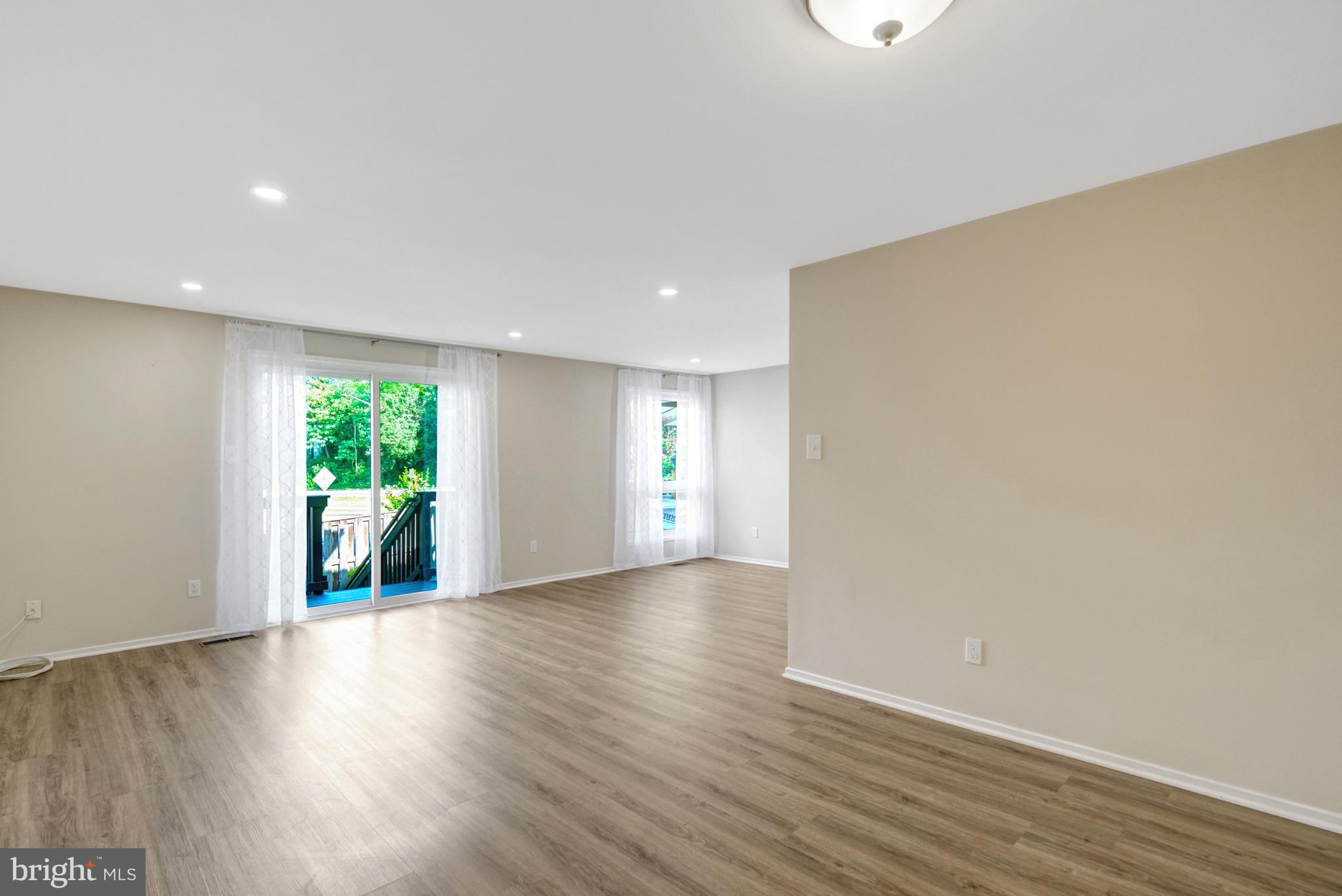 ELAN MEWS - Residential