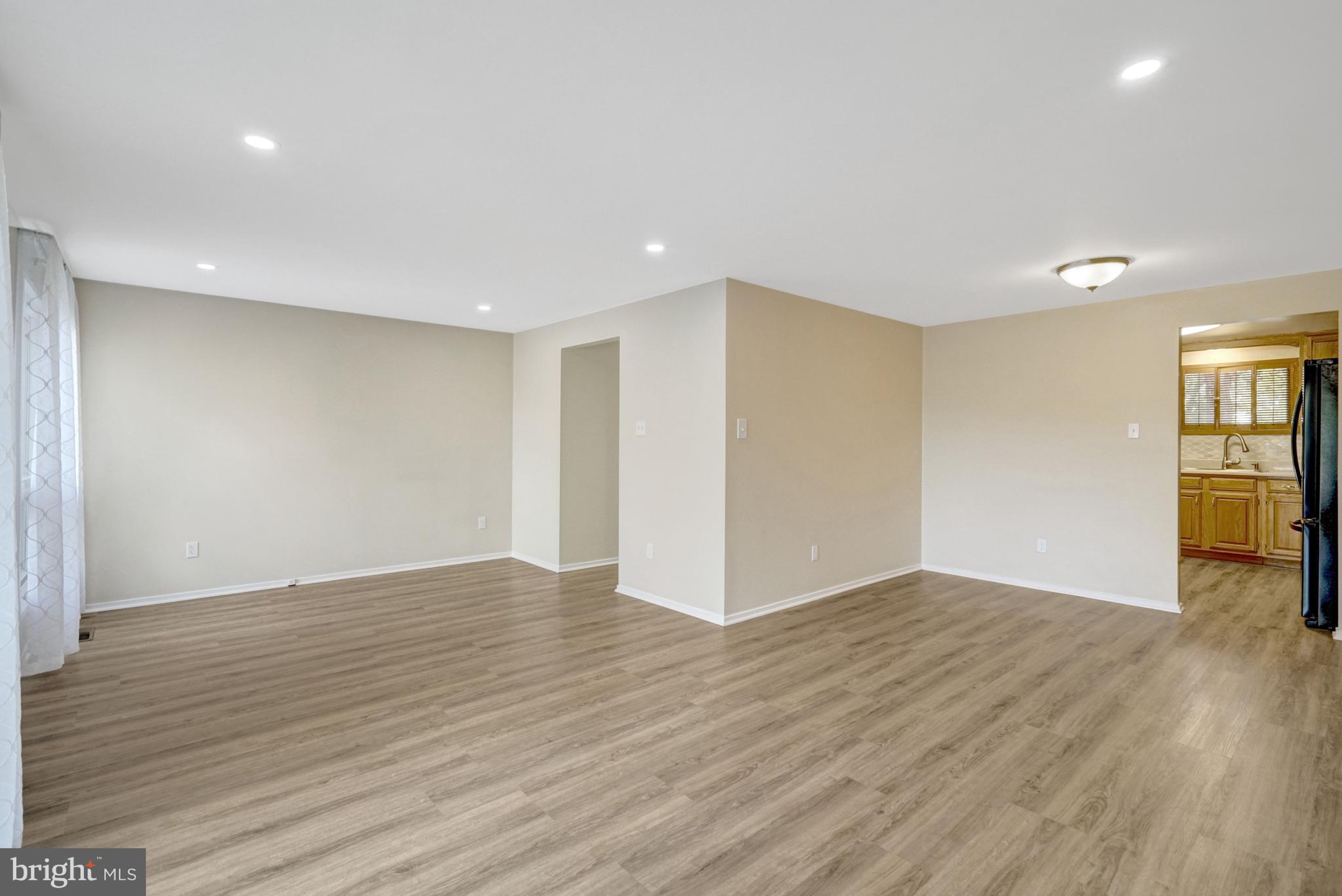 ELAN MEWS - Residential
