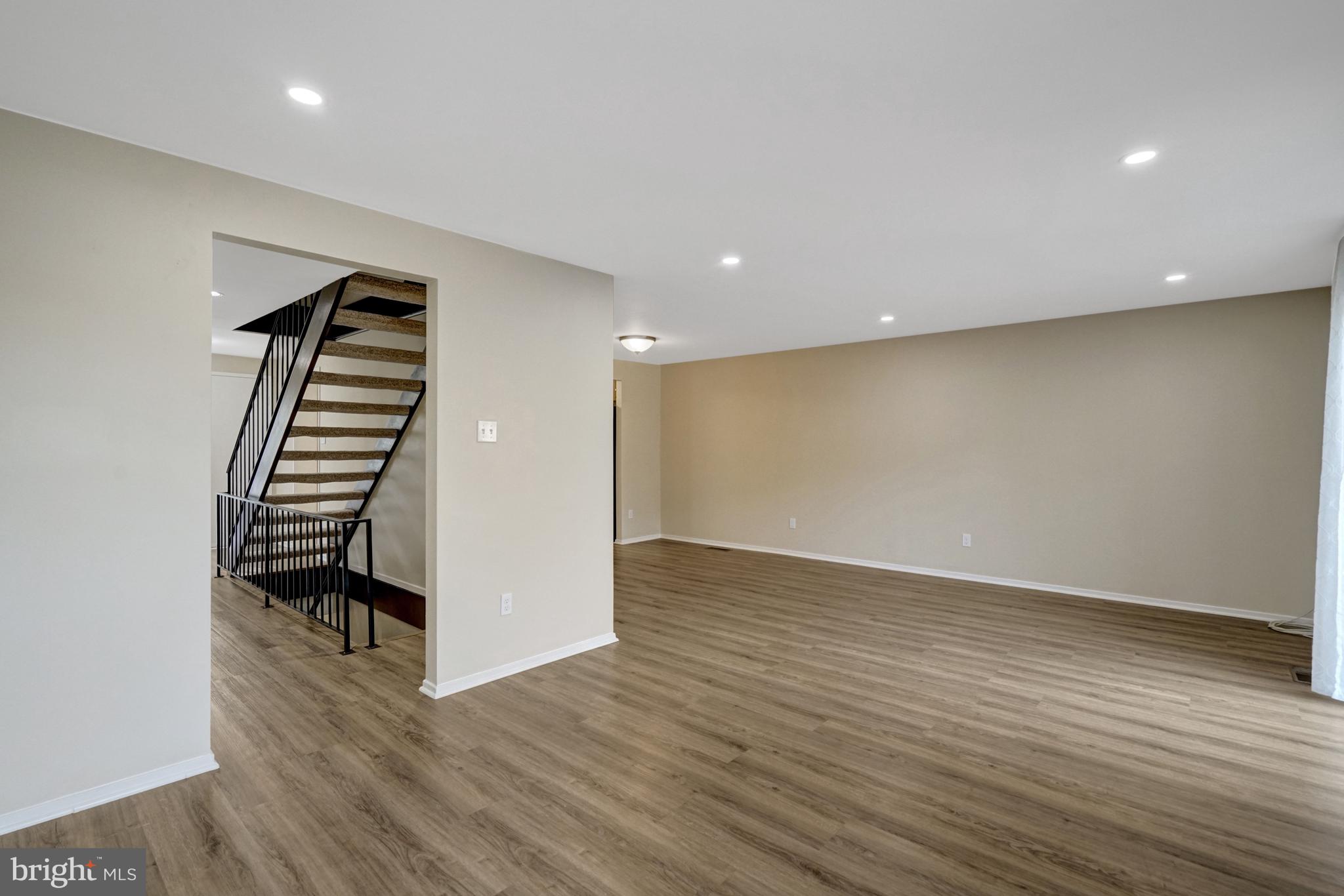 ELAN MEWS - Residential