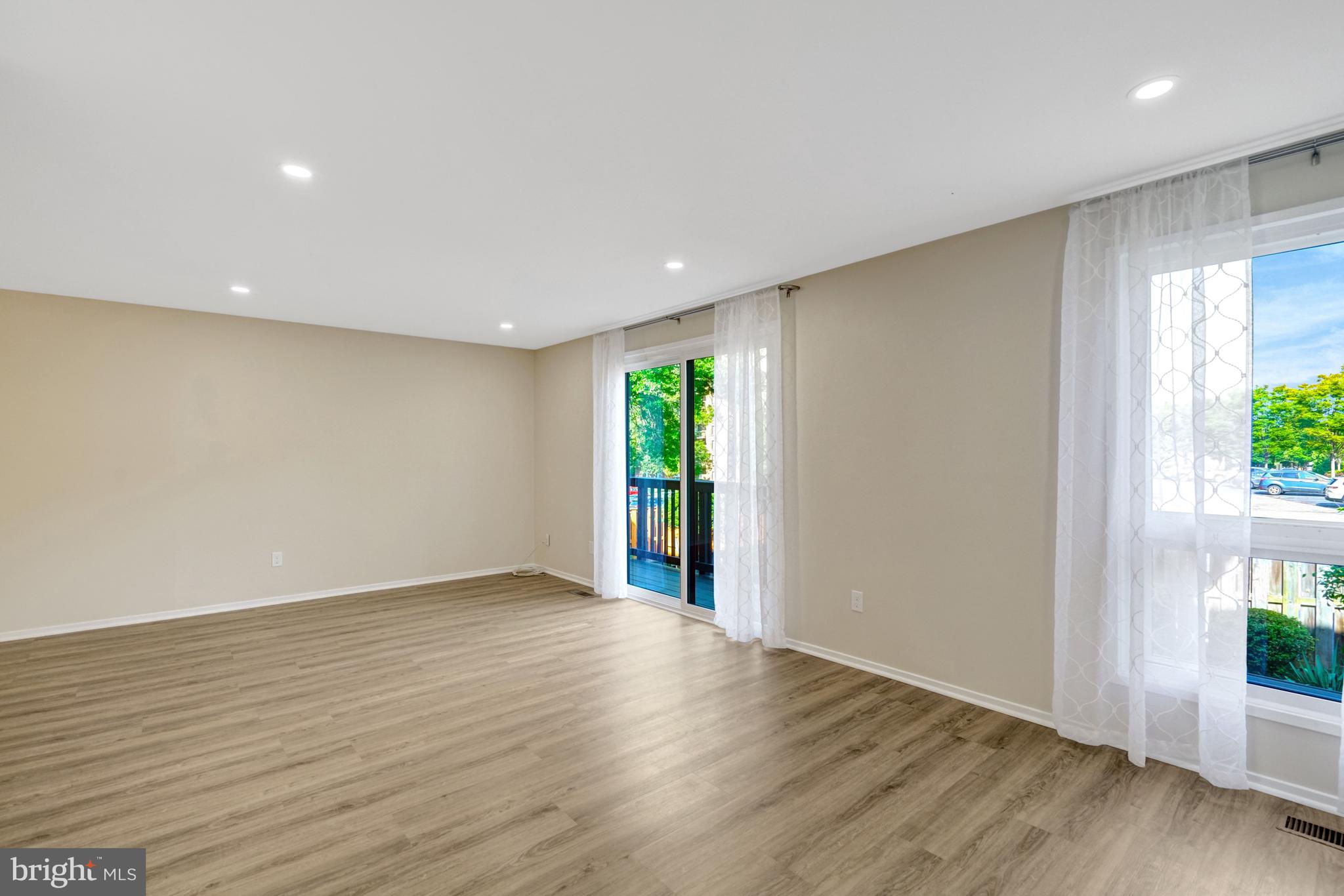 ELAN MEWS - Residential