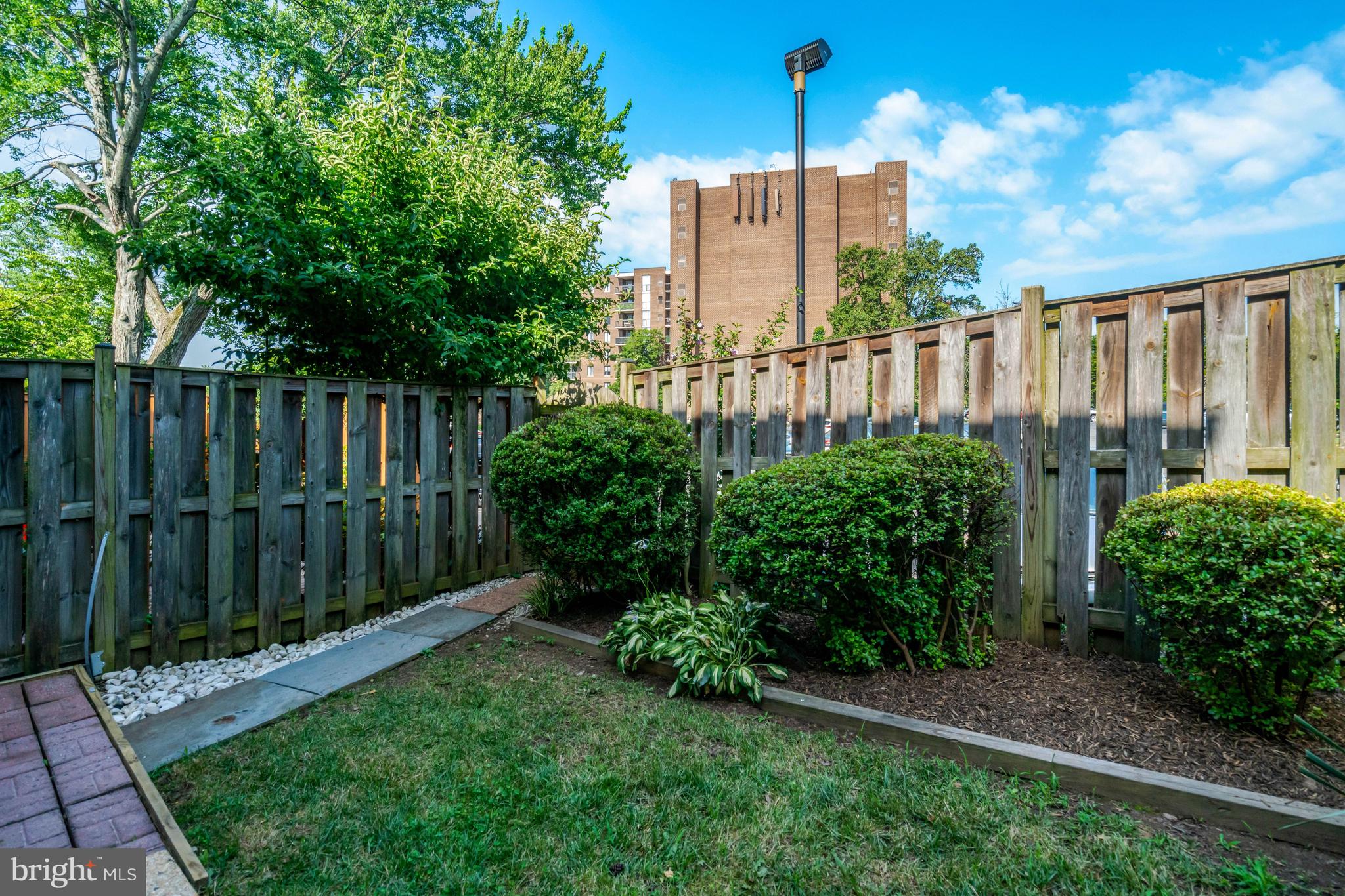 ELAN MEWS - Residential