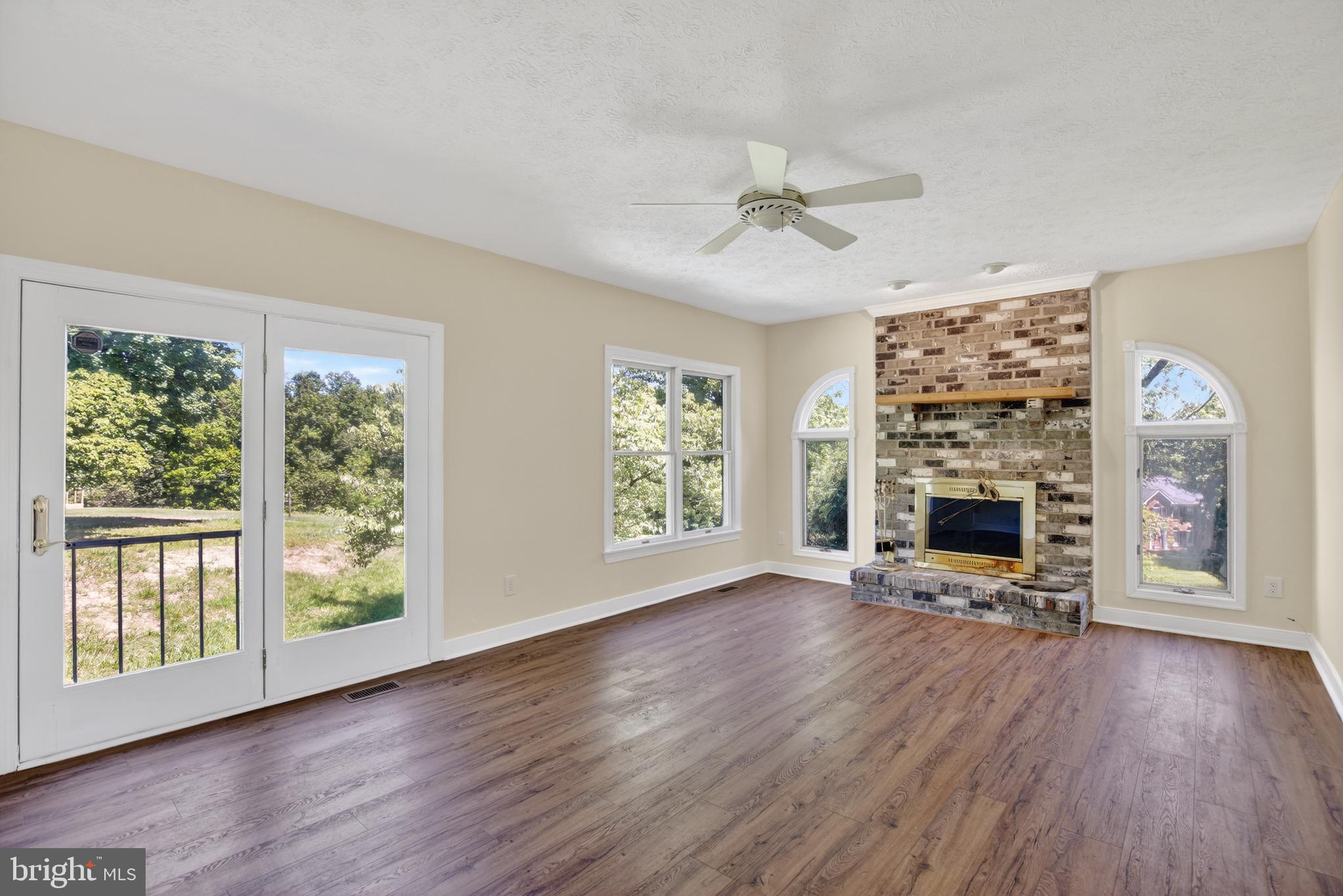 FALLS GLEN - Residential
