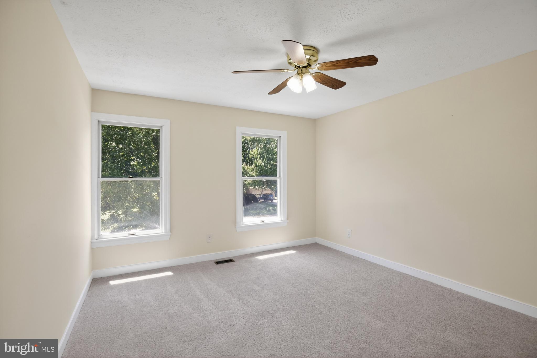 FALLS GLEN - Residential