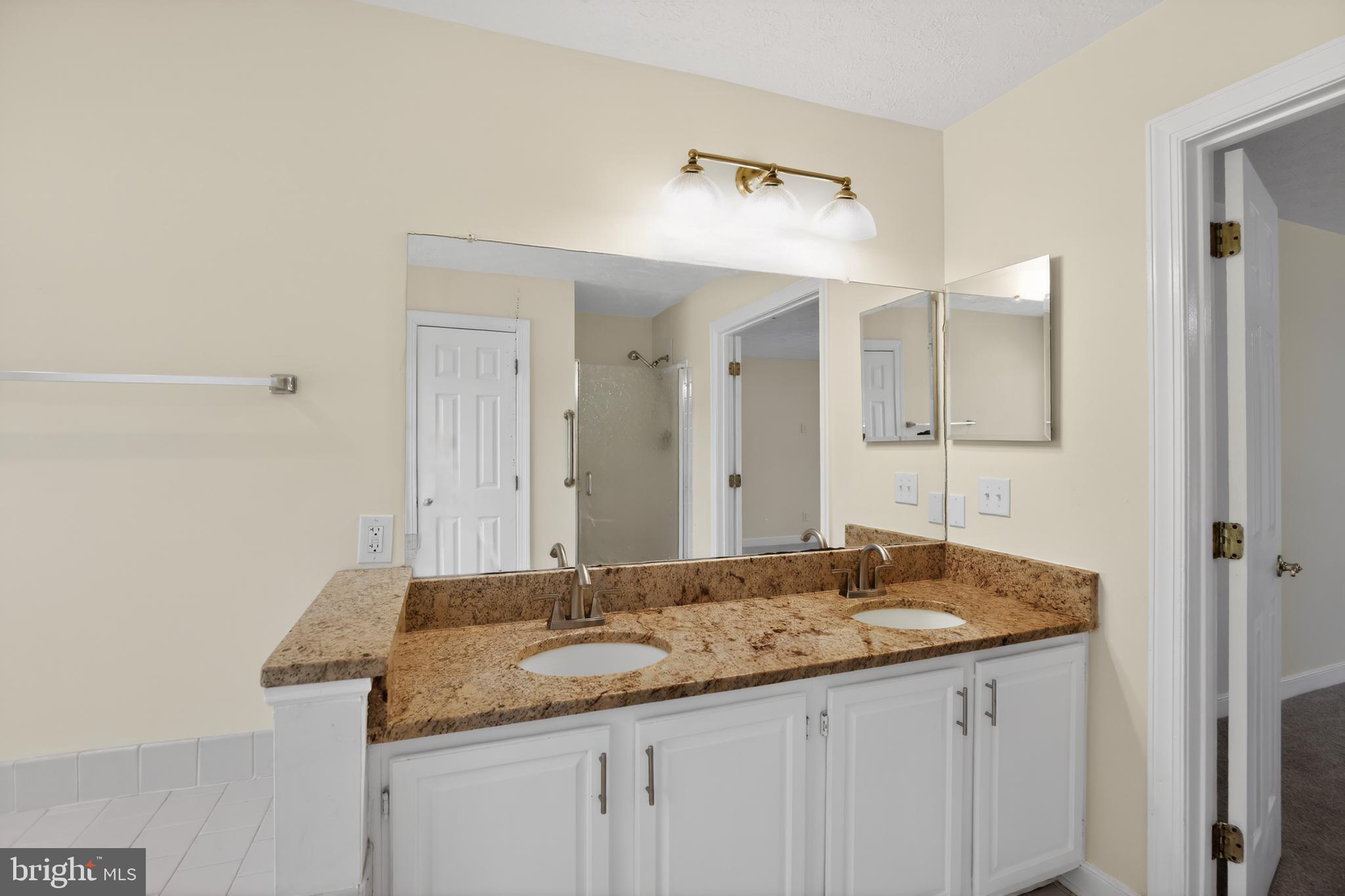 FALLS GLEN - Residential
