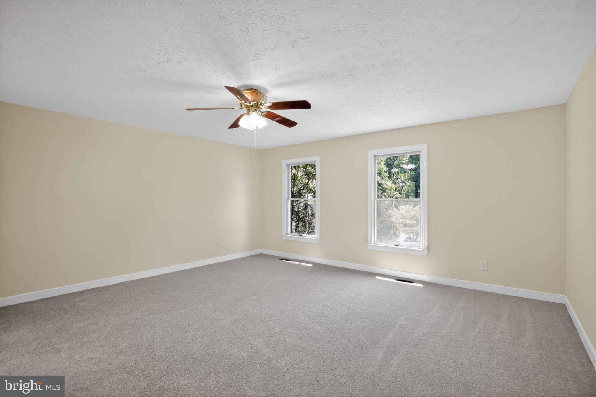 FALLS GLEN - Residential