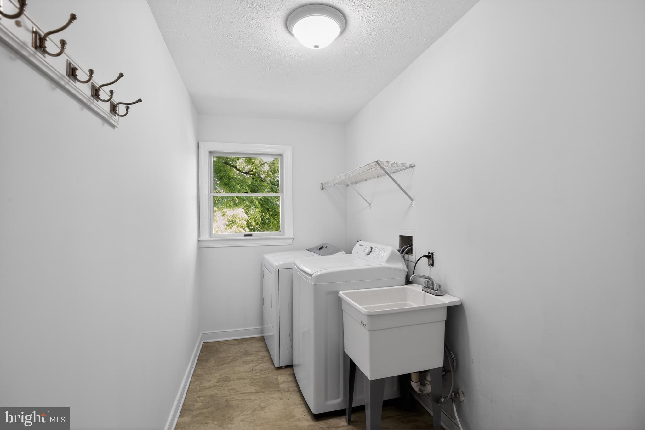 FALLS GLEN - Residential