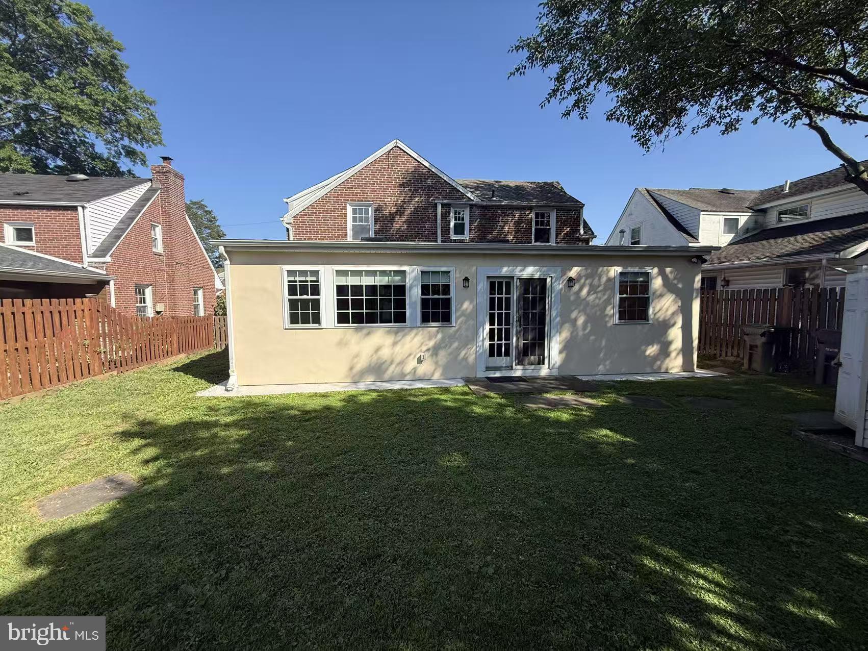 FOX CHASE MANOR - Residential