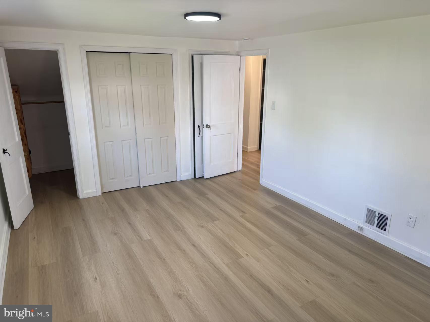 FOX CHASE MANOR - Residential