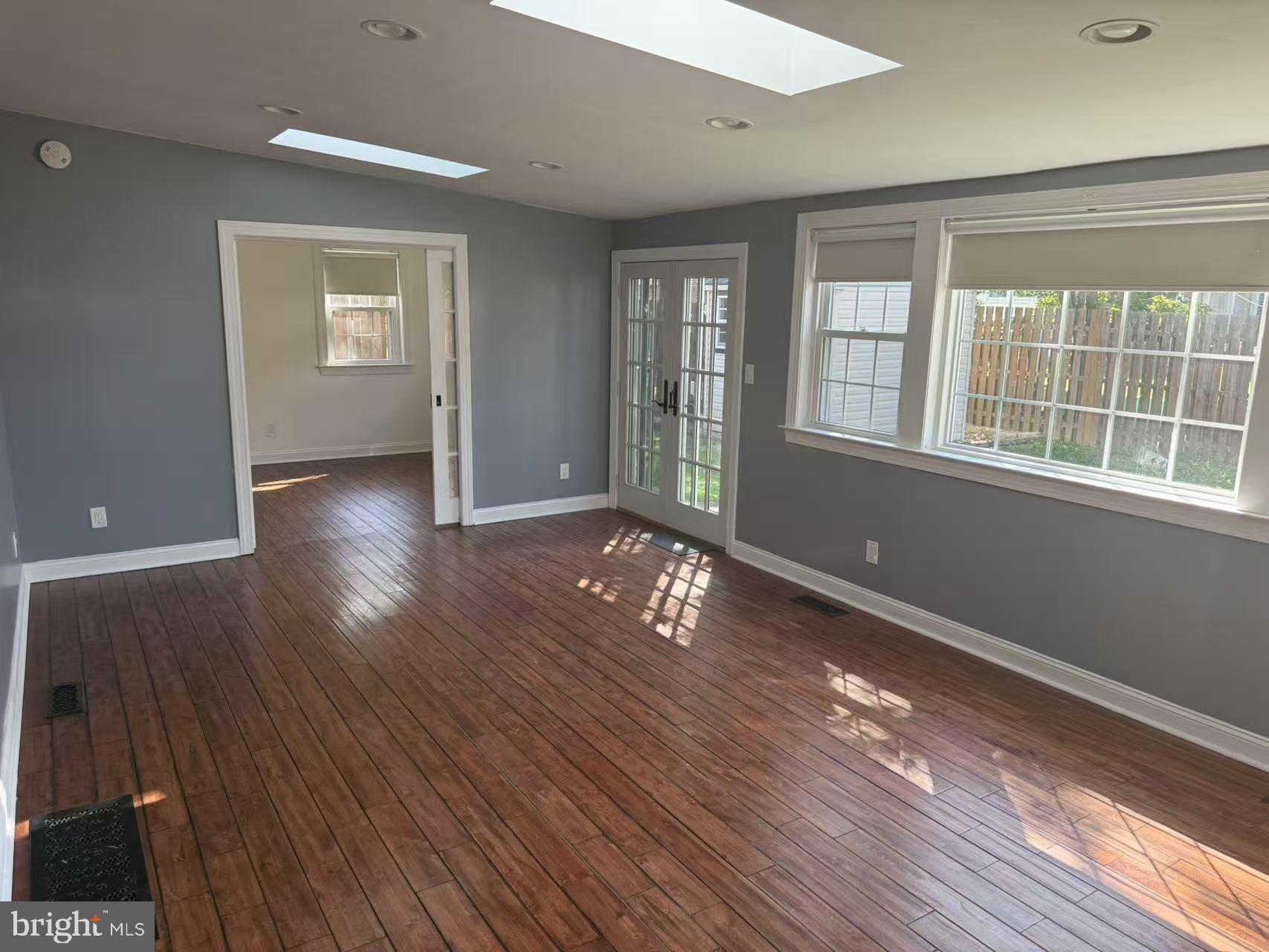 FOX CHASE MANOR - Residential
