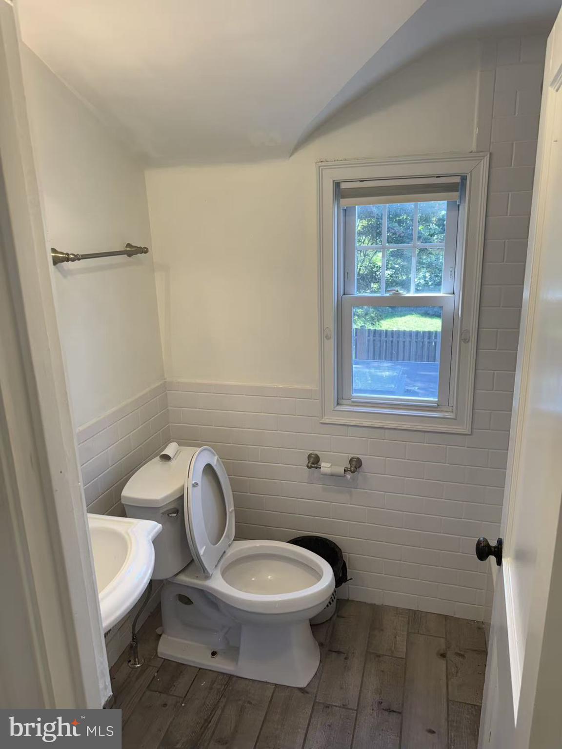 FOX CHASE MANOR - Residential