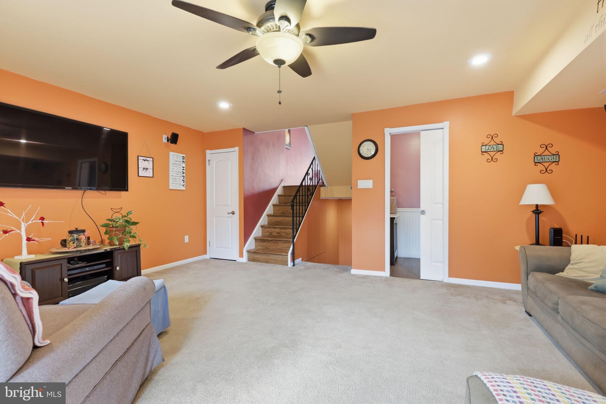 HOLME CIRCLE - Residential