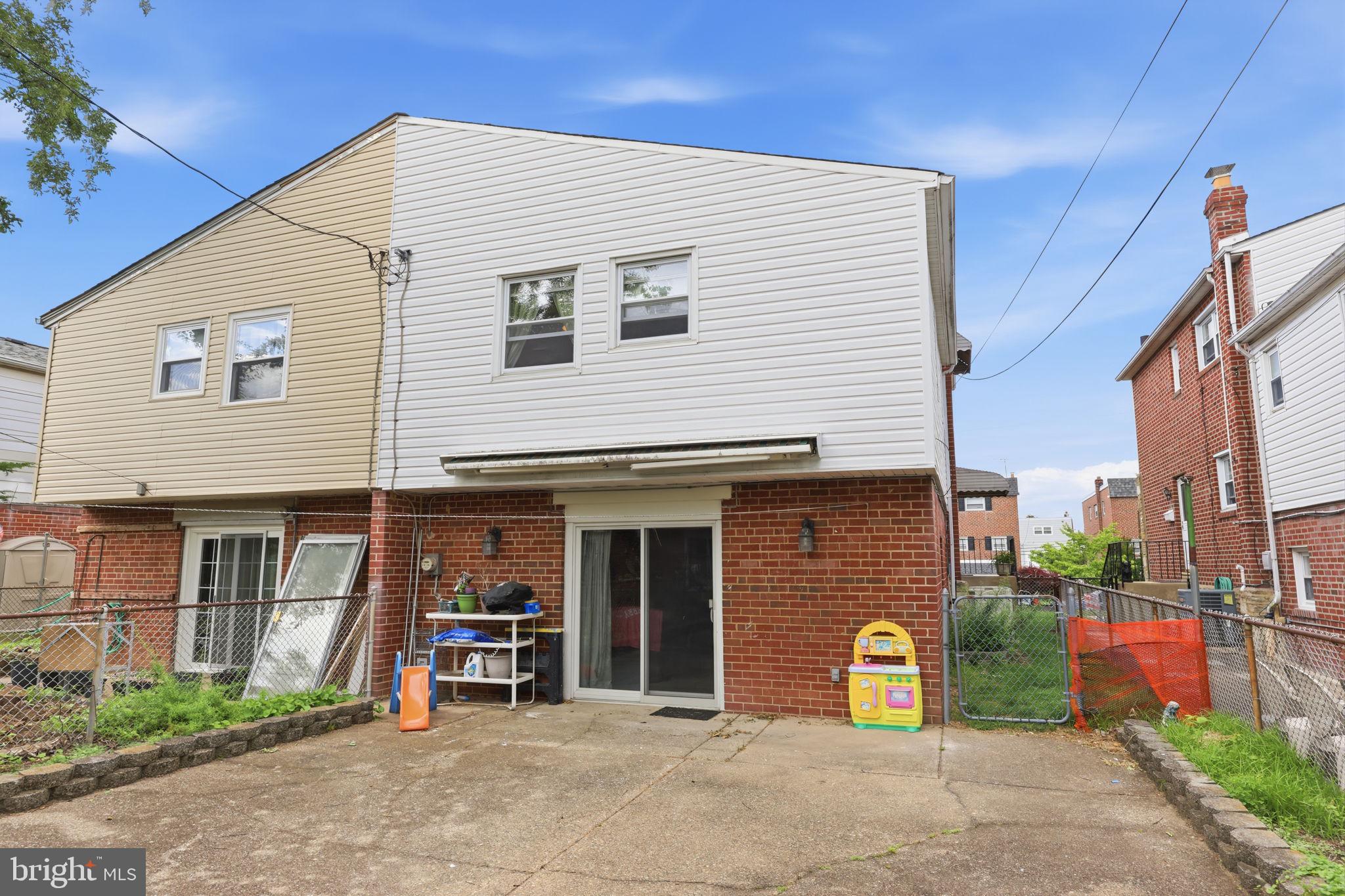 HOLME CIRCLE - Residential