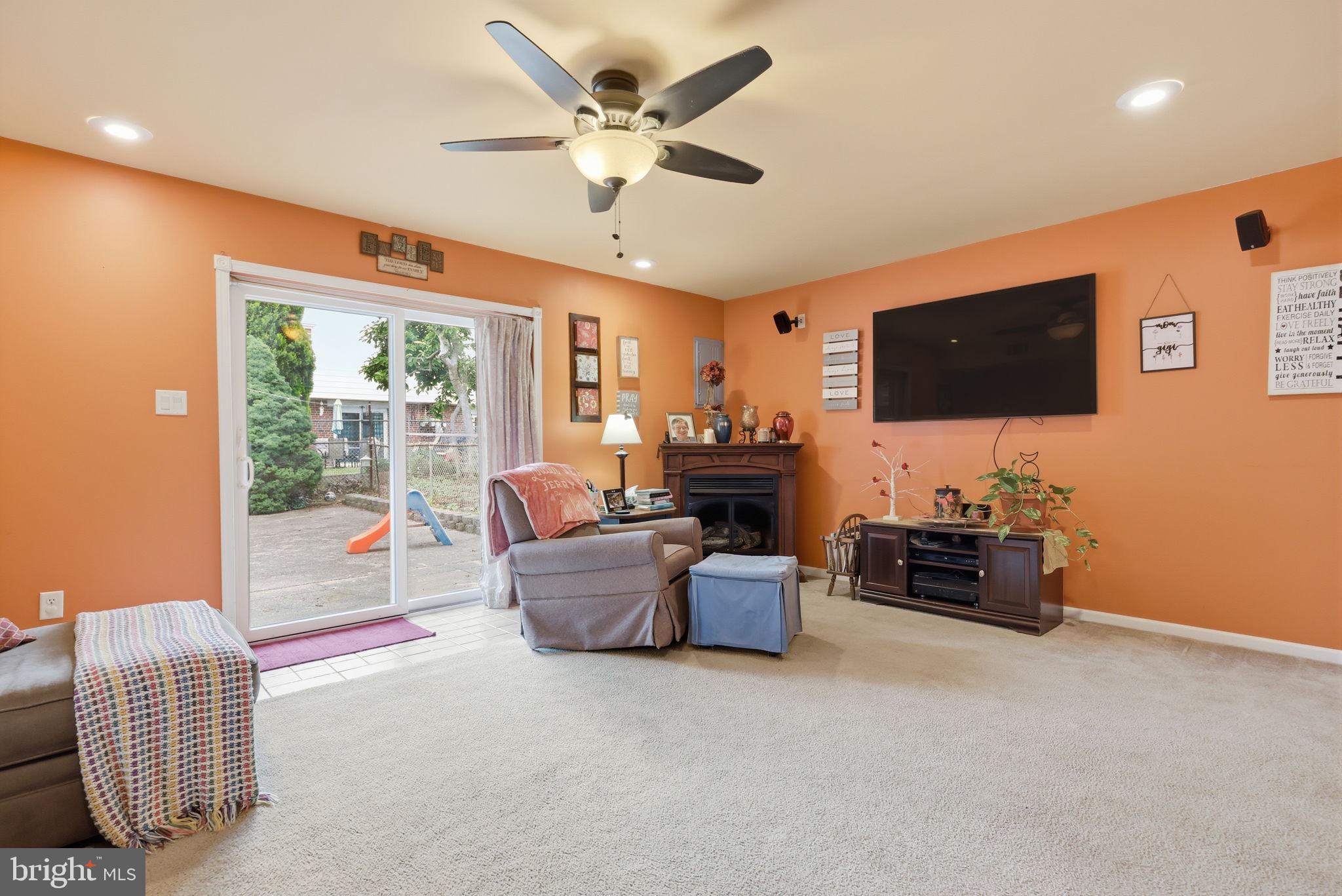 HOLME CIRCLE - Residential