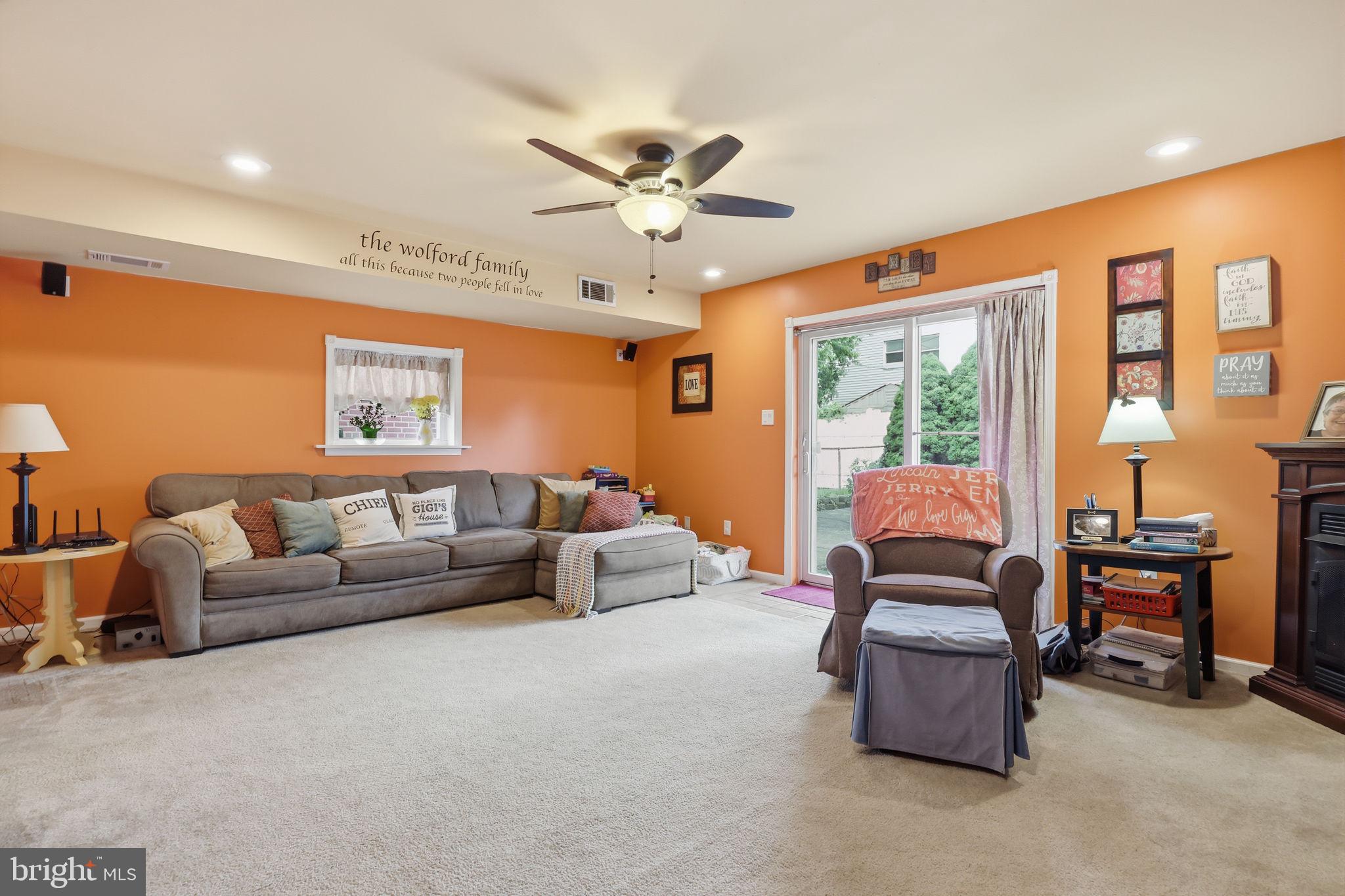 HOLME CIRCLE - Residential