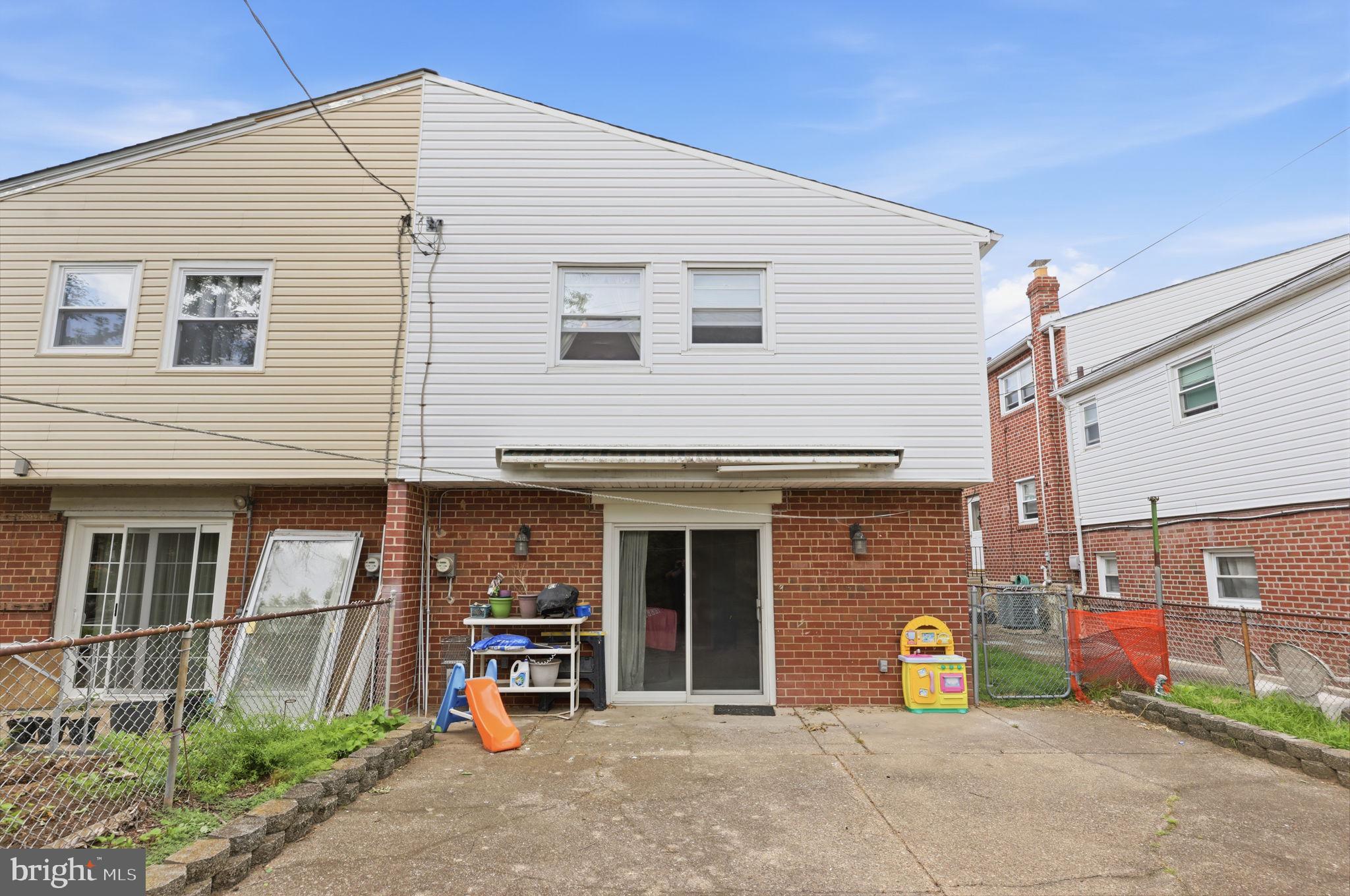 HOLME CIRCLE - Residential