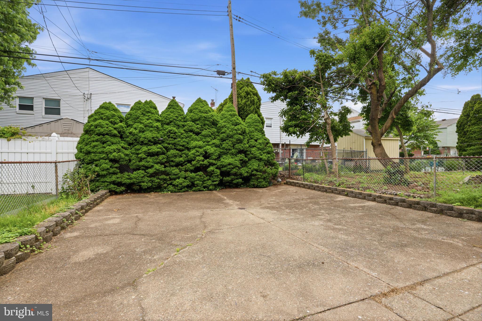 HOLME CIRCLE - Residential