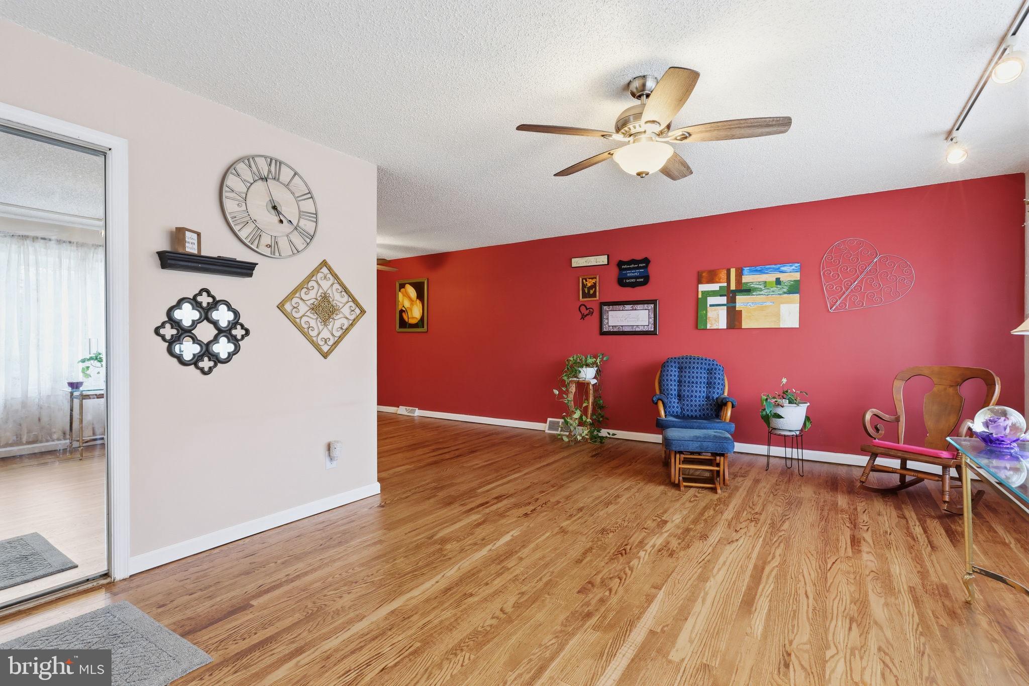 HOLME CIRCLE - Residential