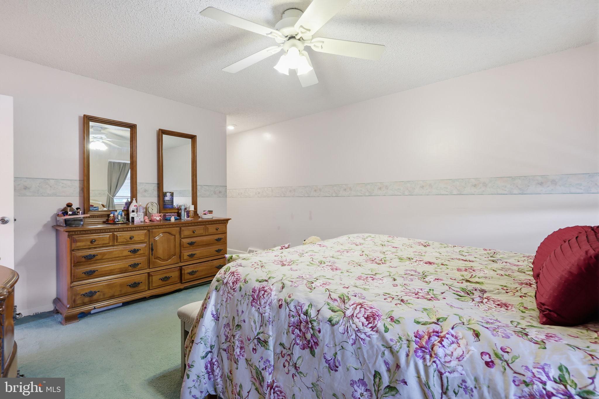 HOLME CIRCLE - Residential